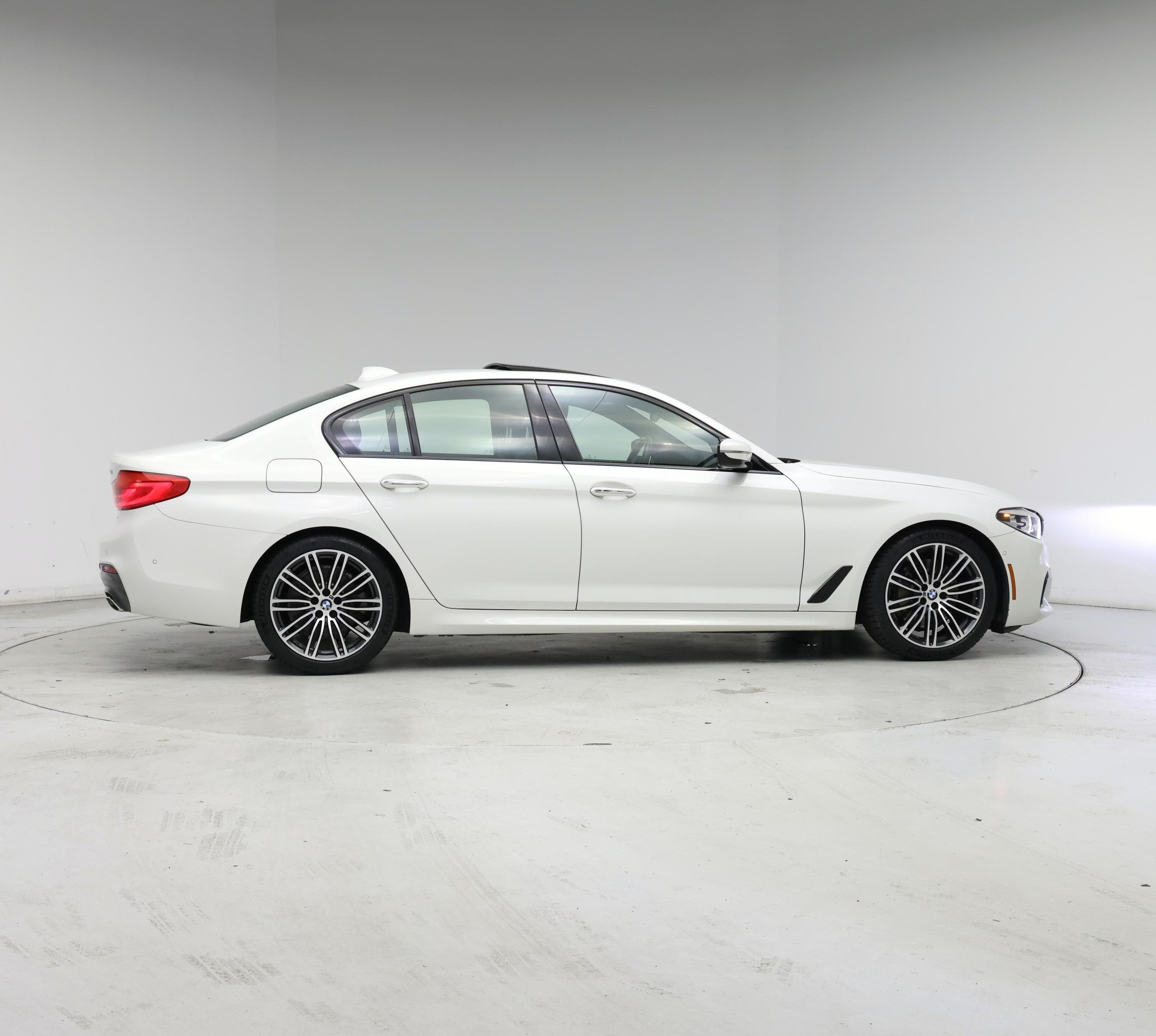 Thumbnail: 2018 BMW 5 Series - 7