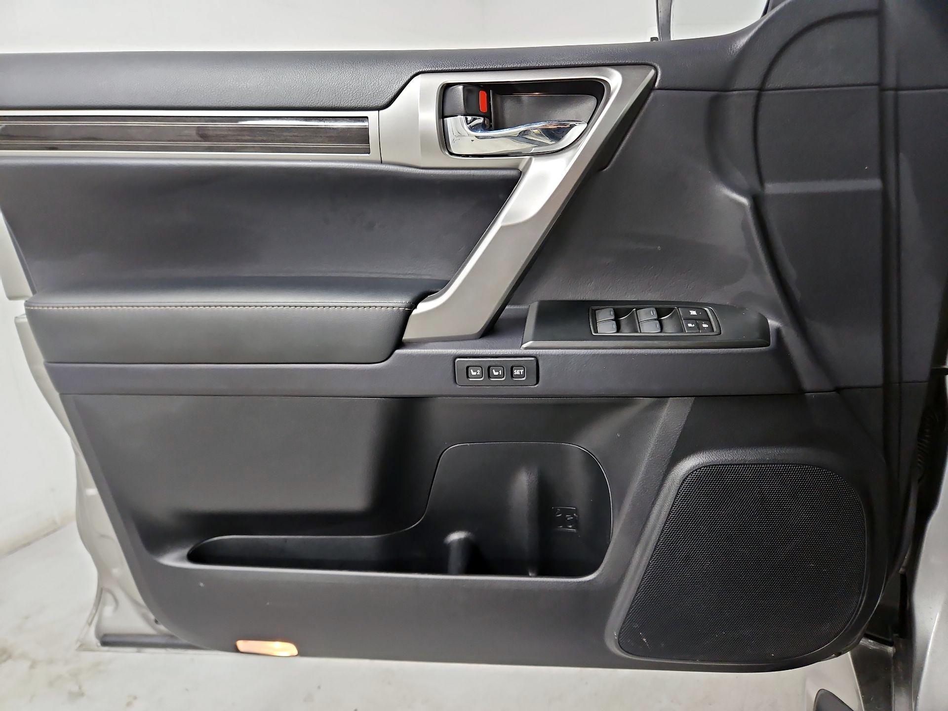 Thumbnail: 2023 Lexus GX - 12