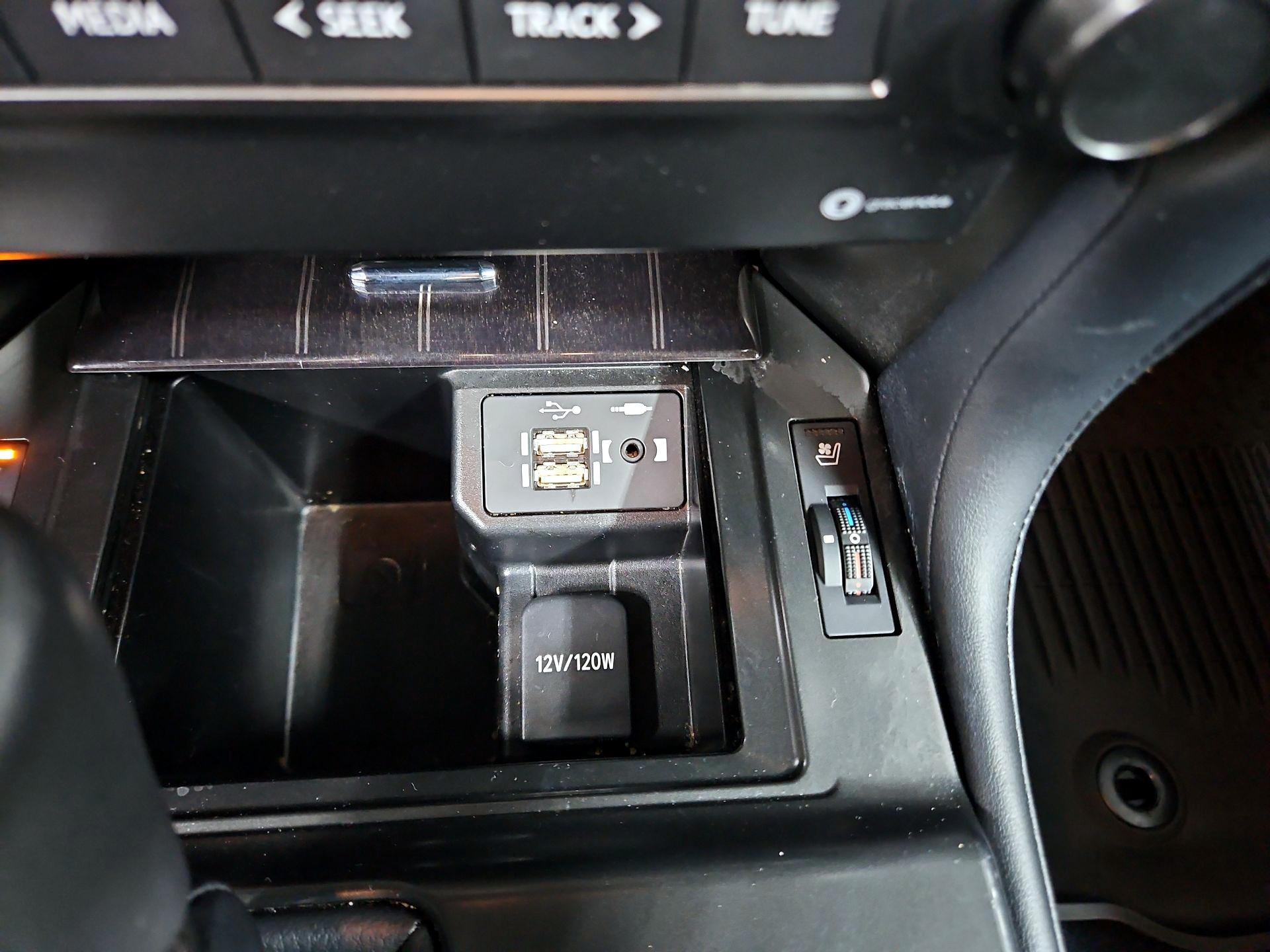 Thumbnail: 2023 Lexus GX - 19