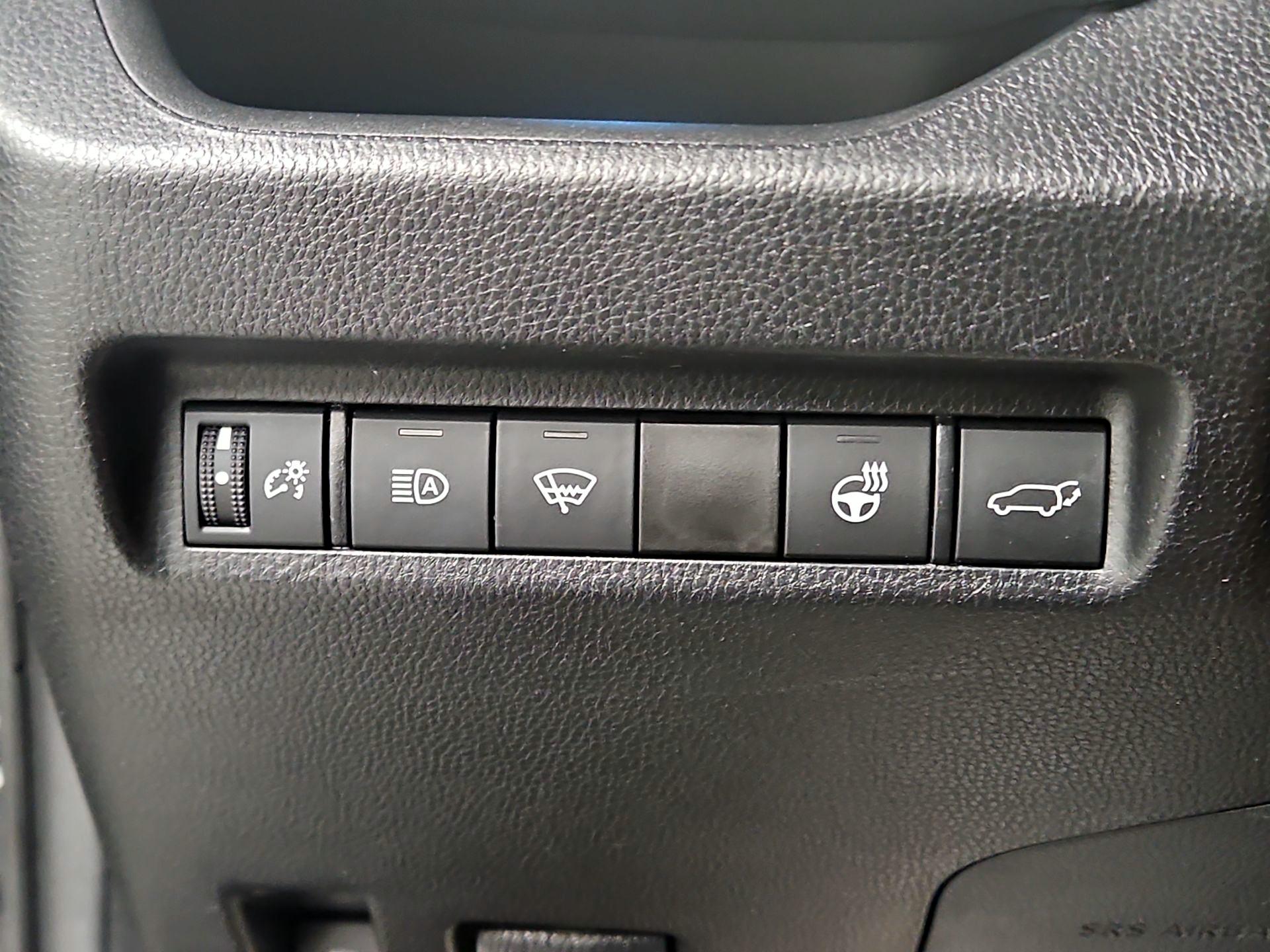 Thumbnail: 2021 Toyota RAV4 - 13