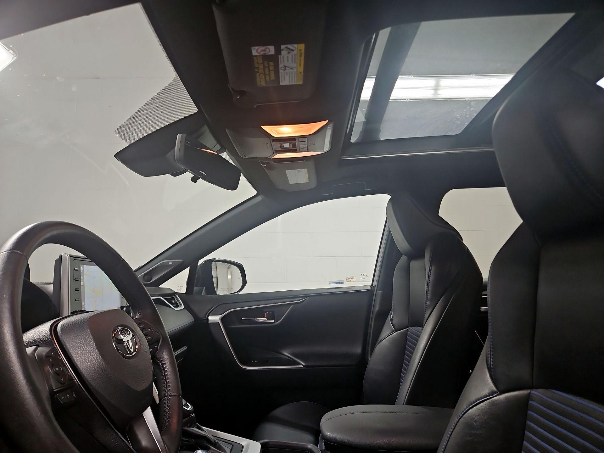 Thumbnail: 2021 Toyota RAV4 - 20