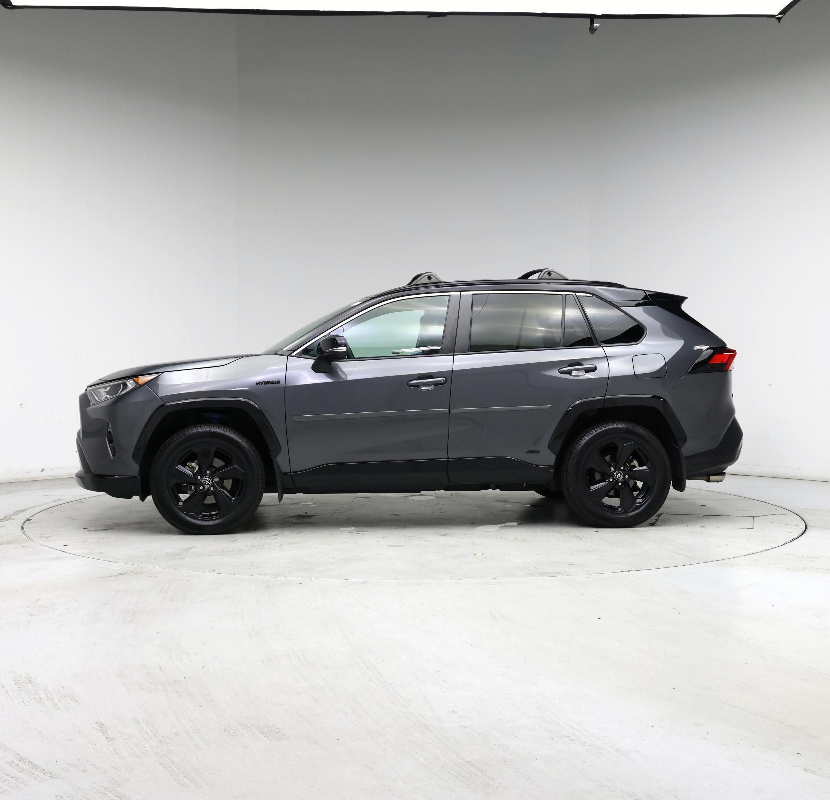 Thumbnail: 2021 Toyota RAV4 - 3