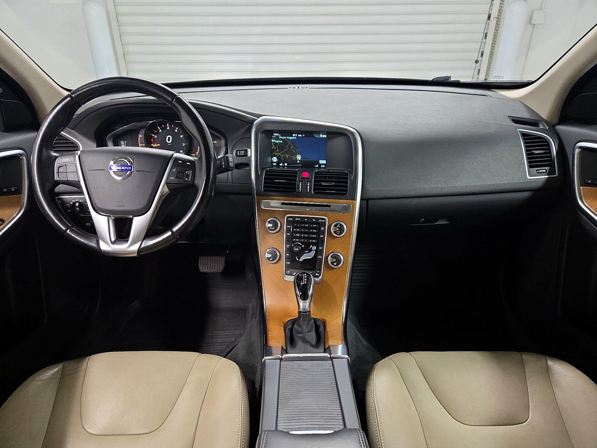 Thumbnail: 2017 Volvo XC60 - 9
