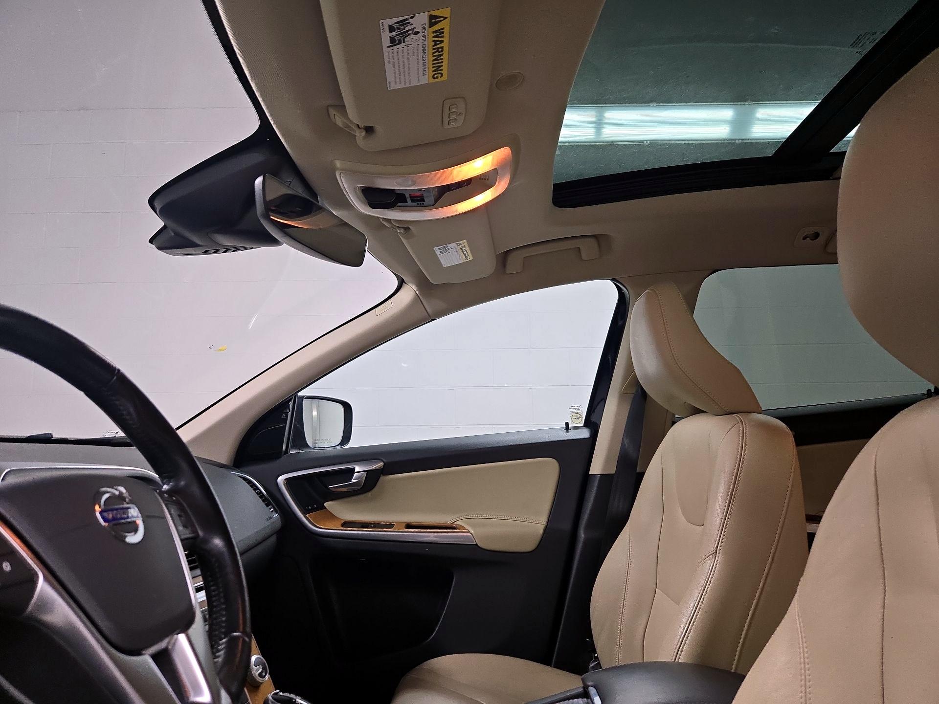 Thumbnail: 2017 Volvo XC60 - 20