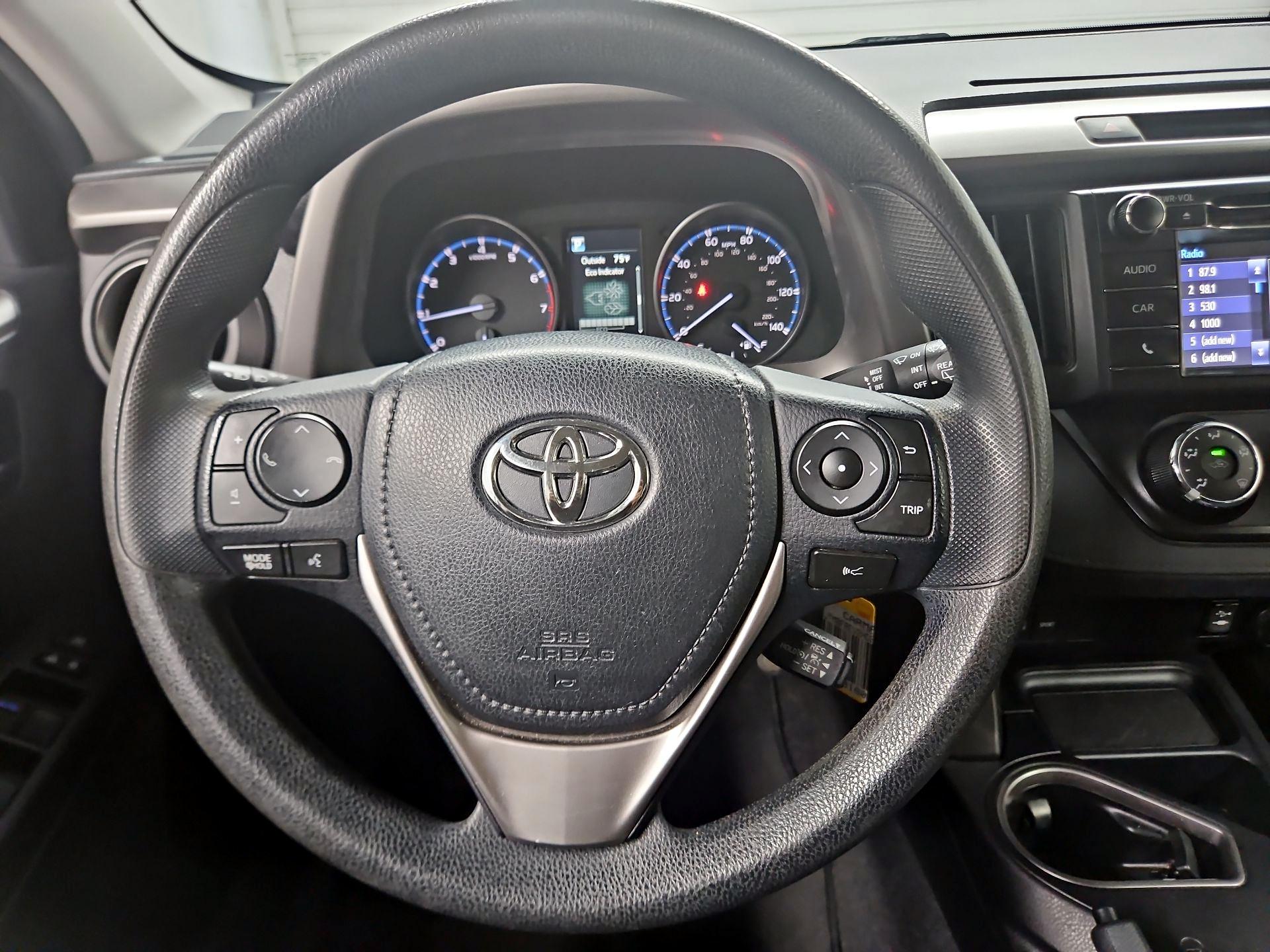 Thumbnail: 2017 Toyota RAV4 - 10