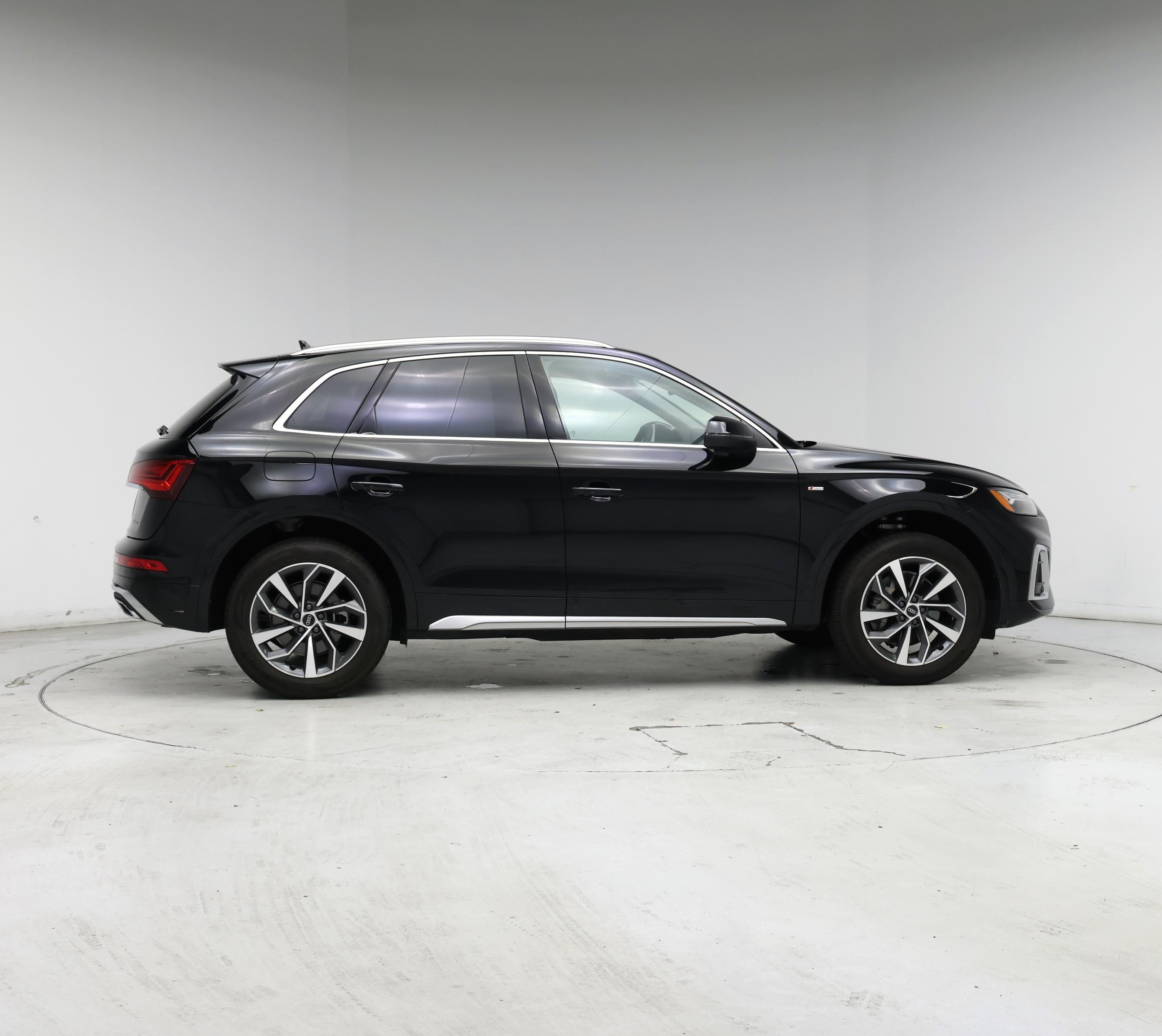 Thumbnail: 2023 Audi Q5 - 7