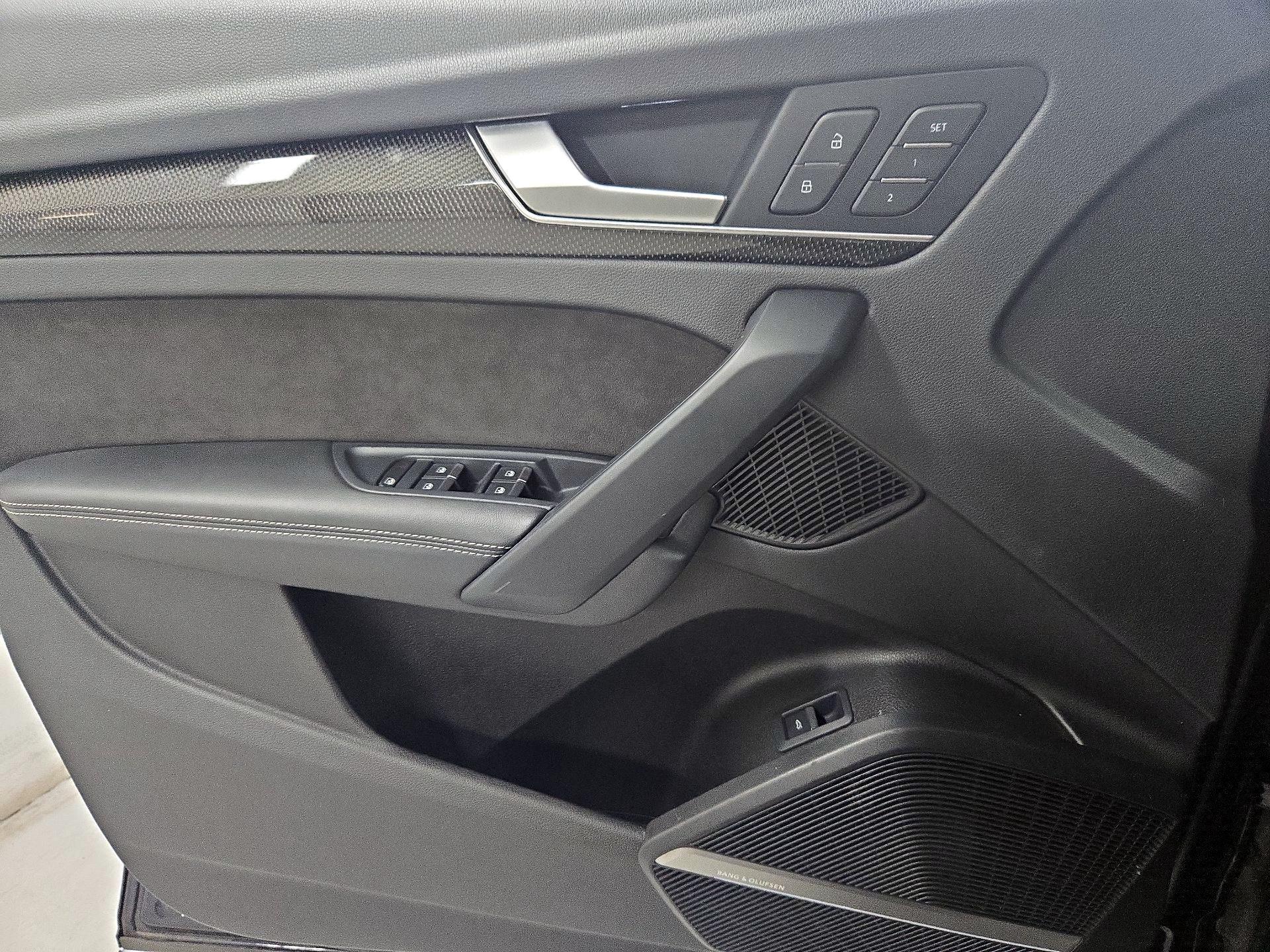 Thumbnail: 2018 Audi SQ5 - 12