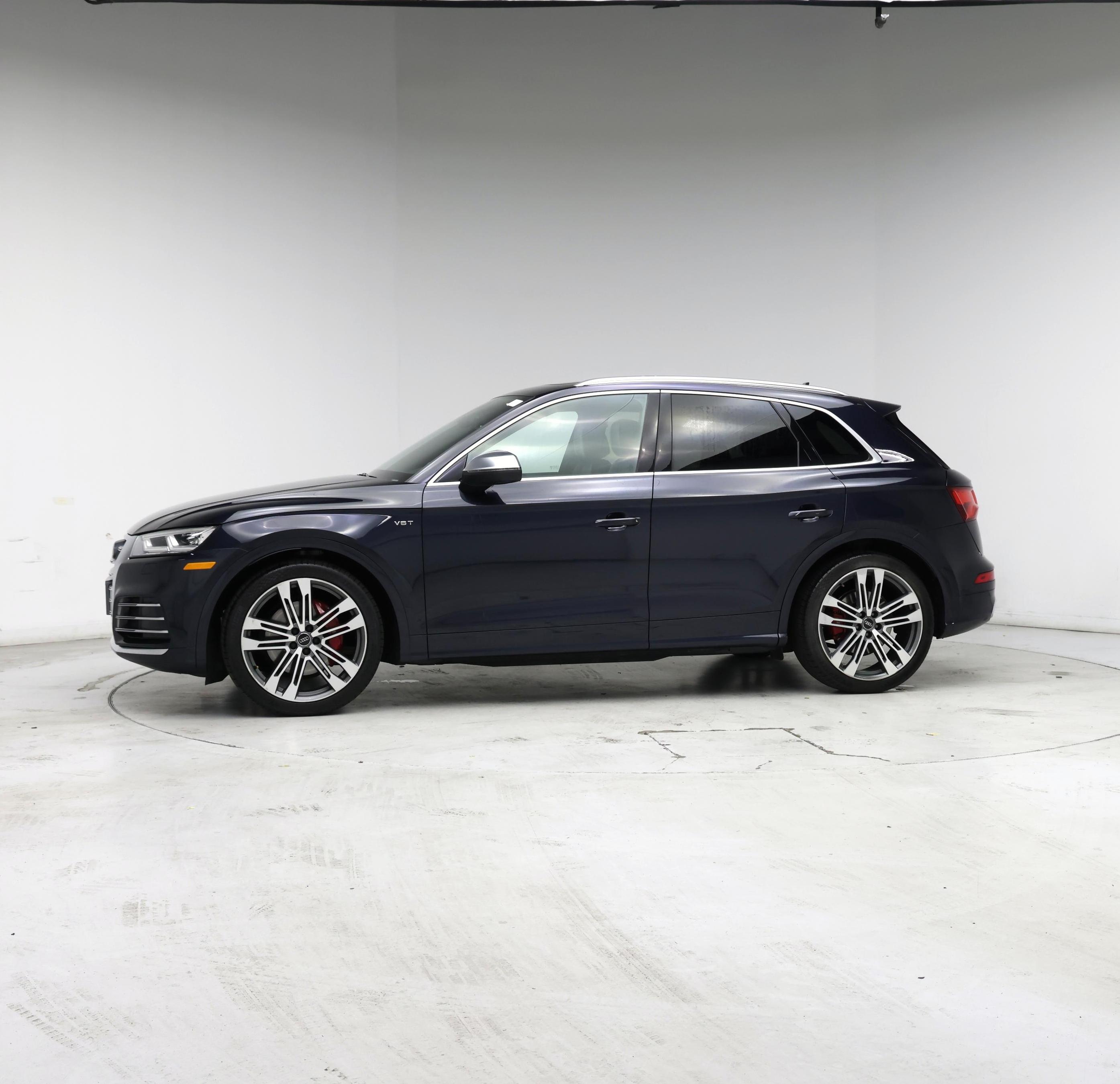 Thumbnail: 2018 Audi SQ5 - 3