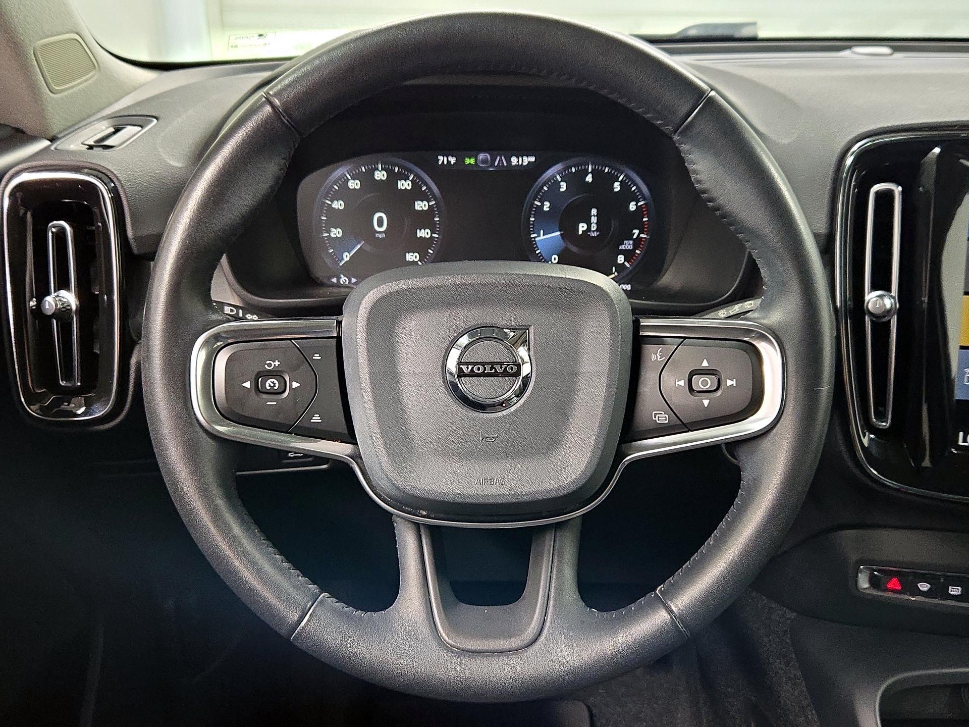 Thumbnail: 2020 Volvo XC40 - 10