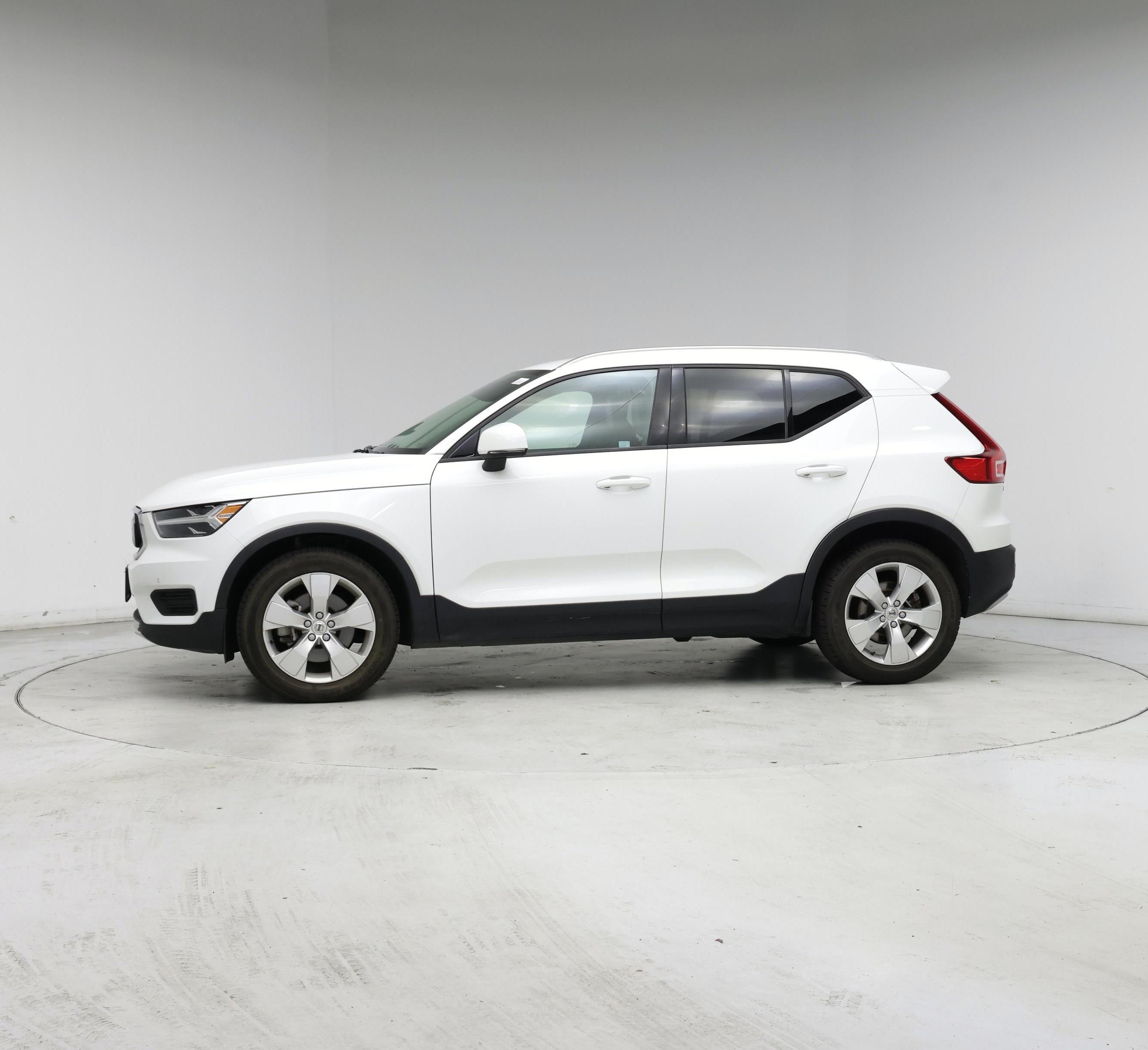 Thumbnail: 2020 Volvo XC40 - 3