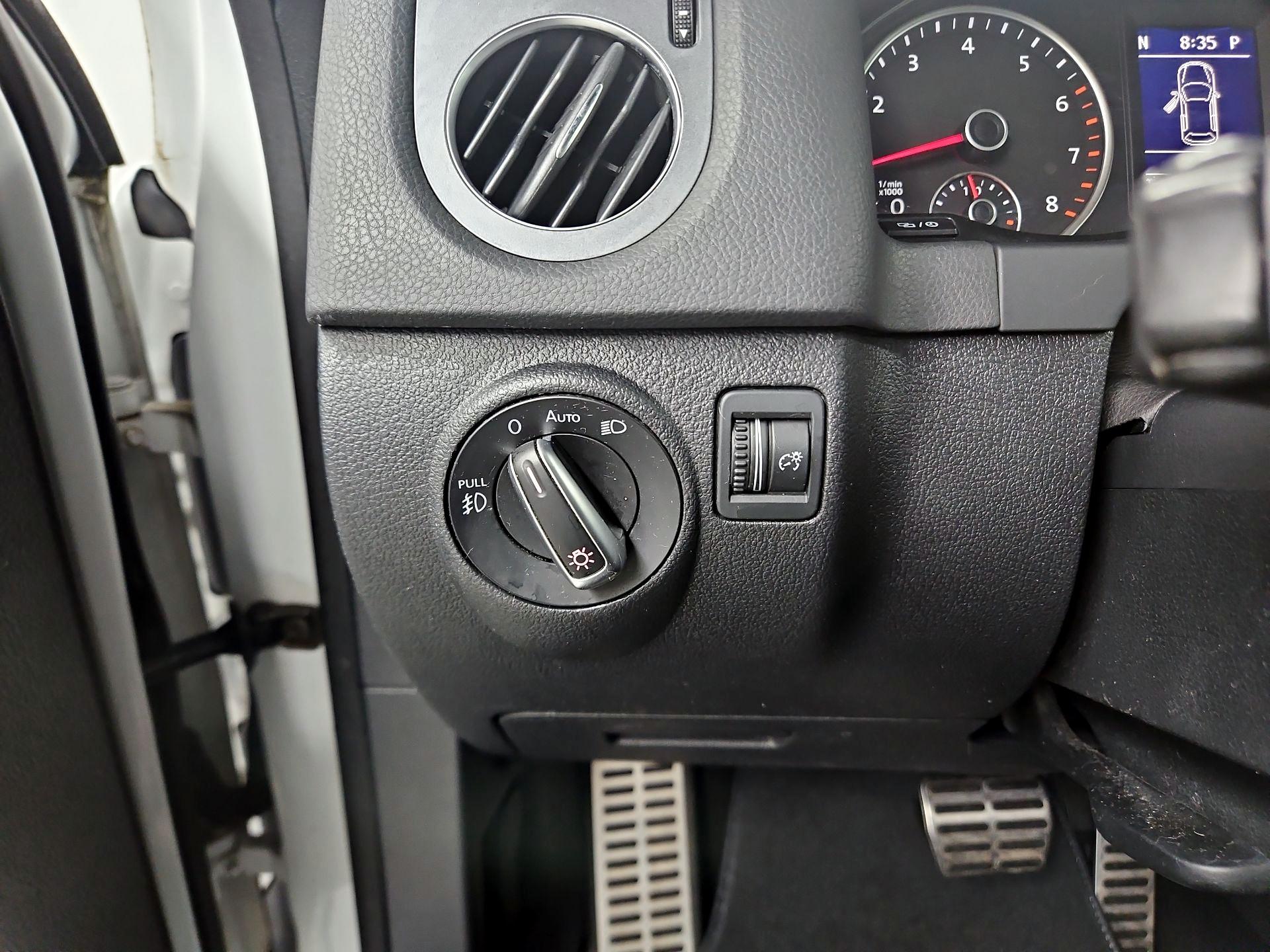 Thumbnail: 2016 Volkswagen Tiguan - 13