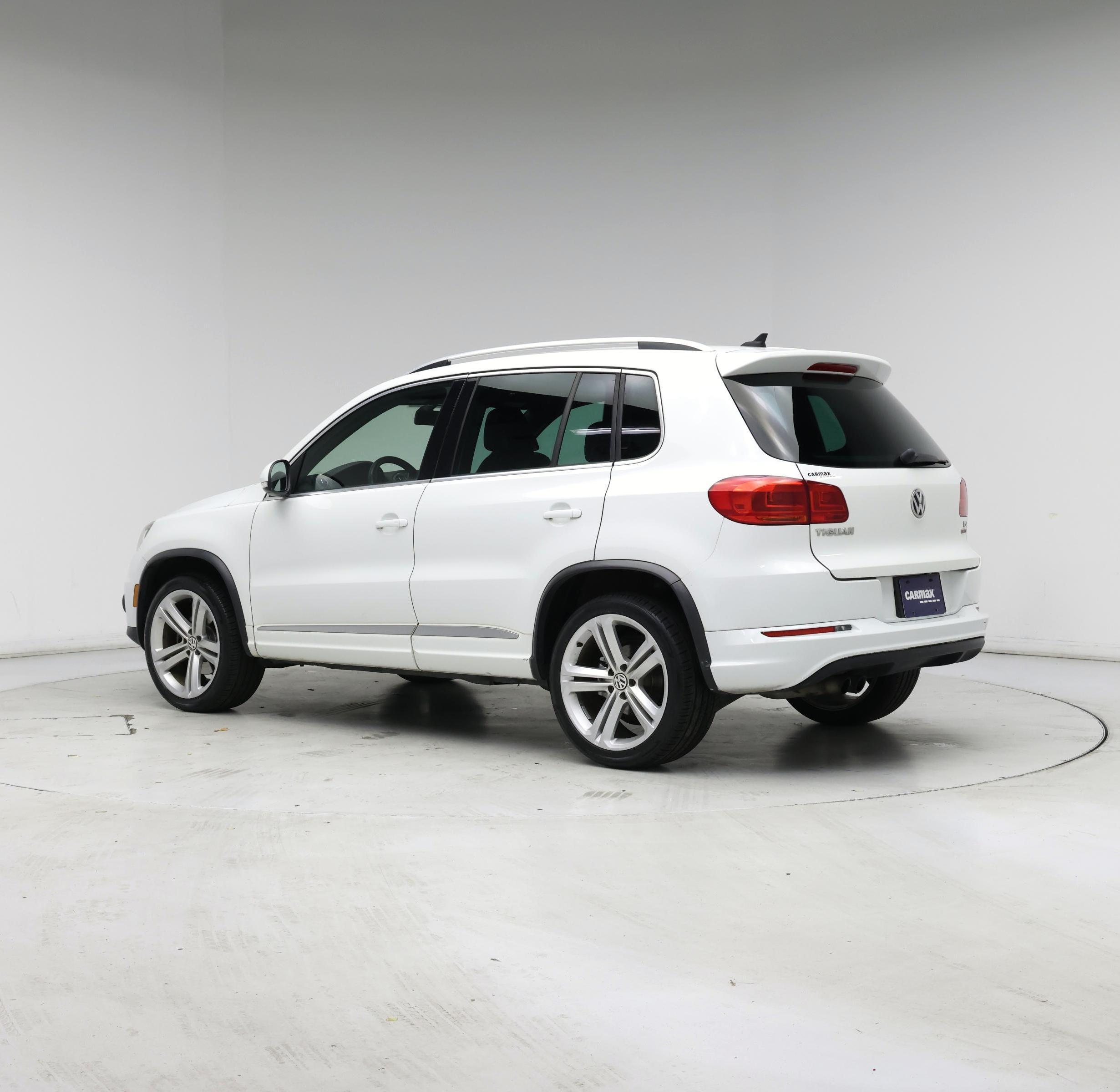 Thumbnail: 2016 Volkswagen Tiguan - 2