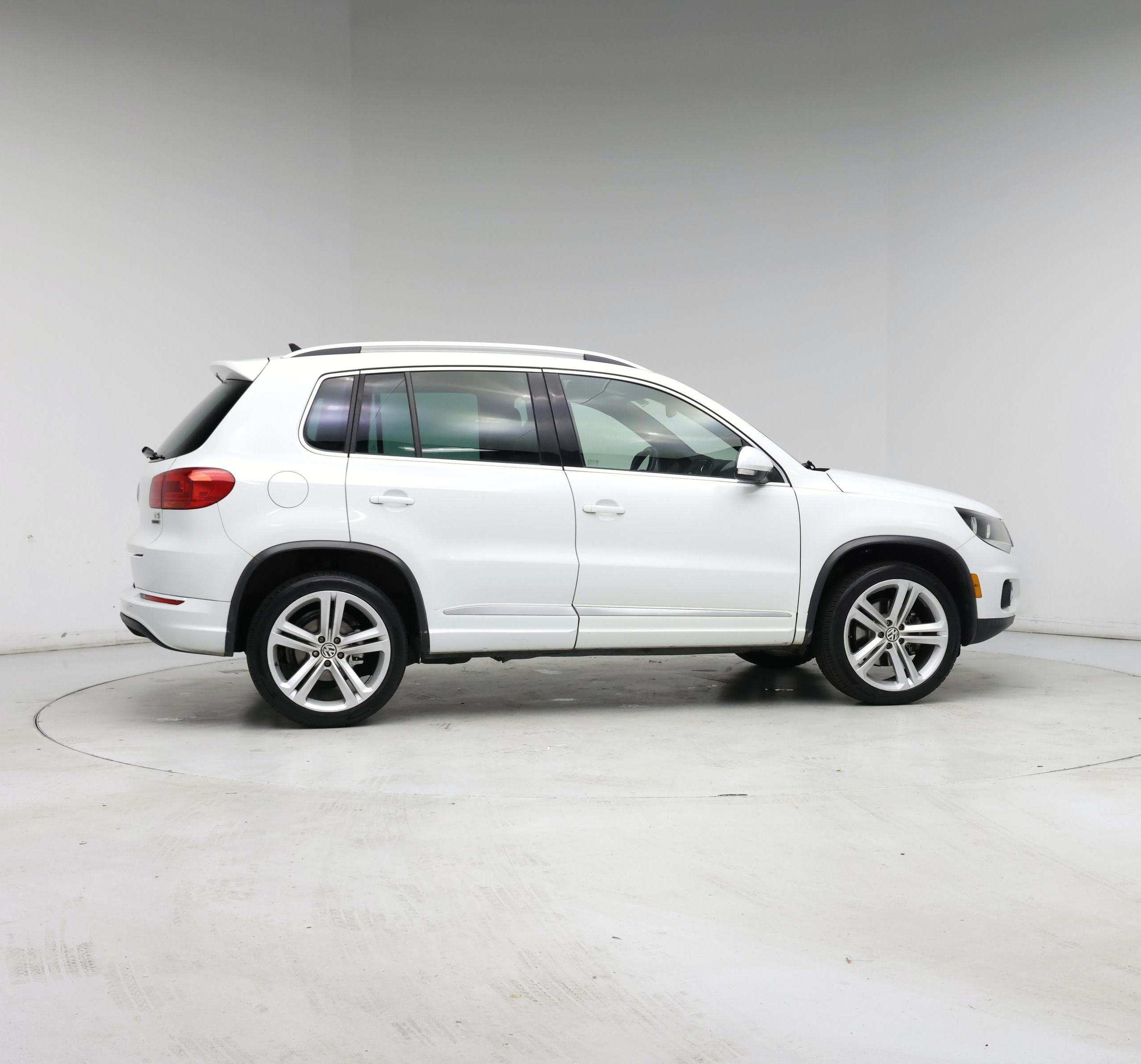 Thumbnail: 2016 Volkswagen Tiguan - 7