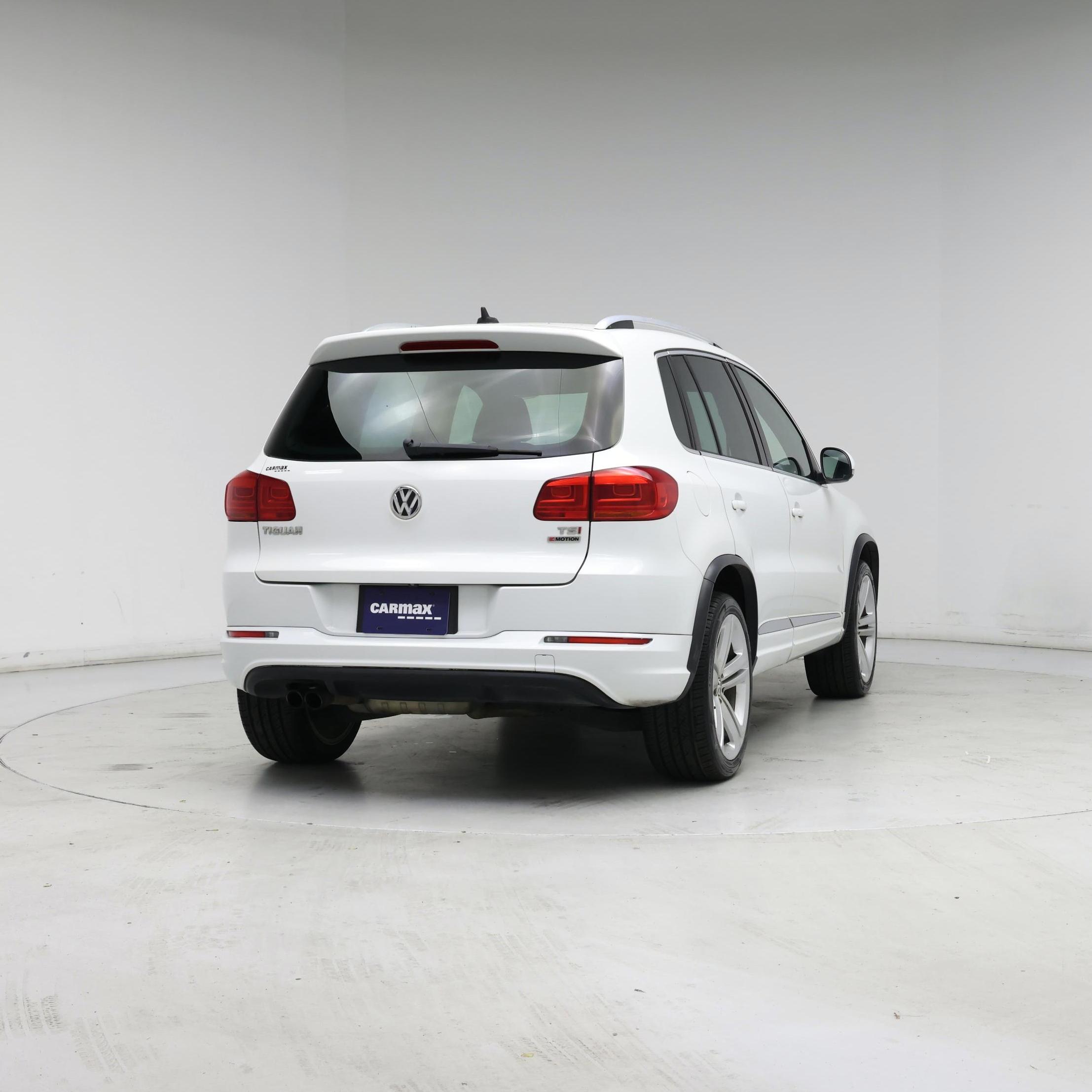 Thumbnail: 2016 Volkswagen Tiguan - 8