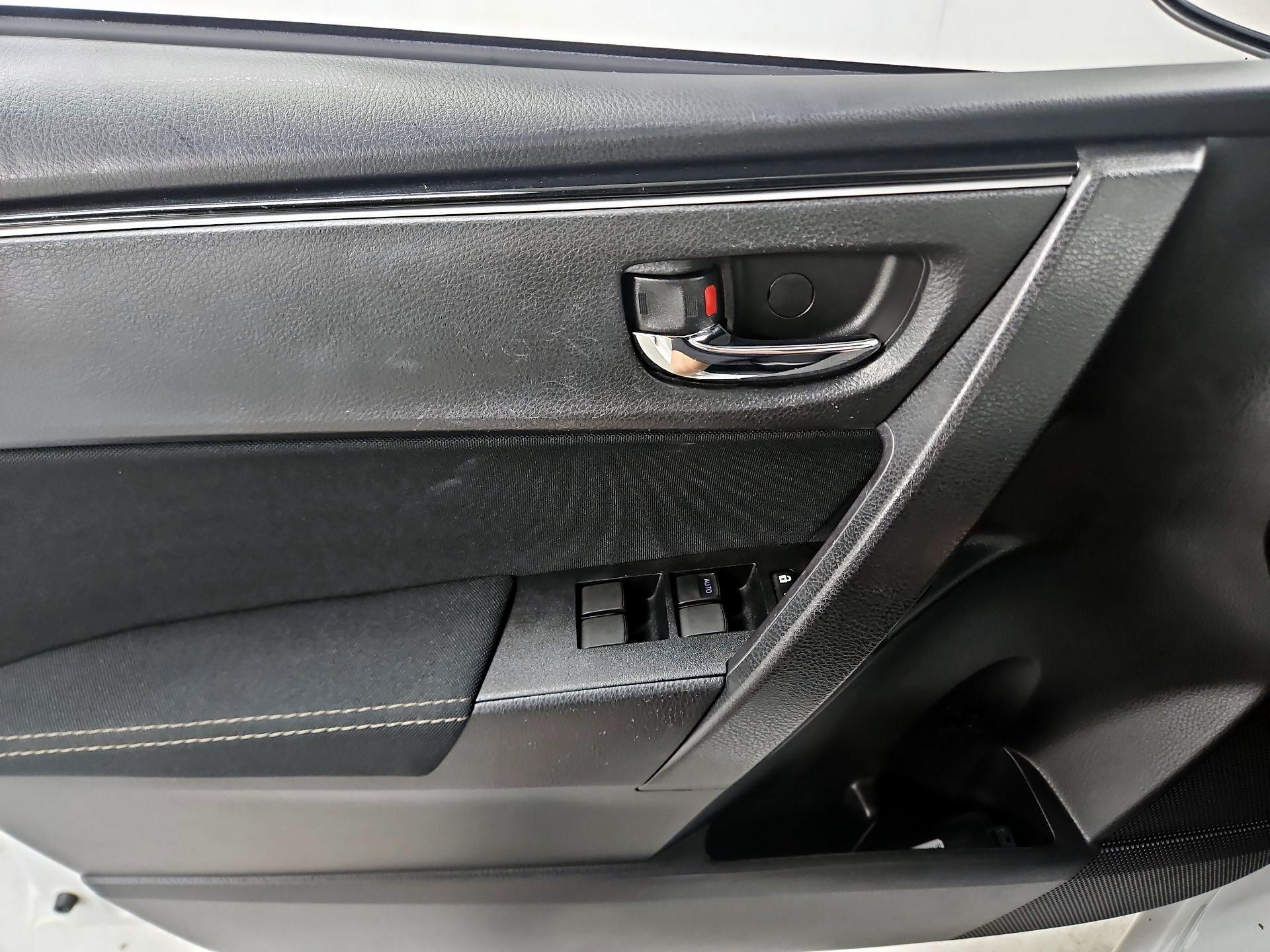 Thumbnail: 2017 Toyota Corolla - 12