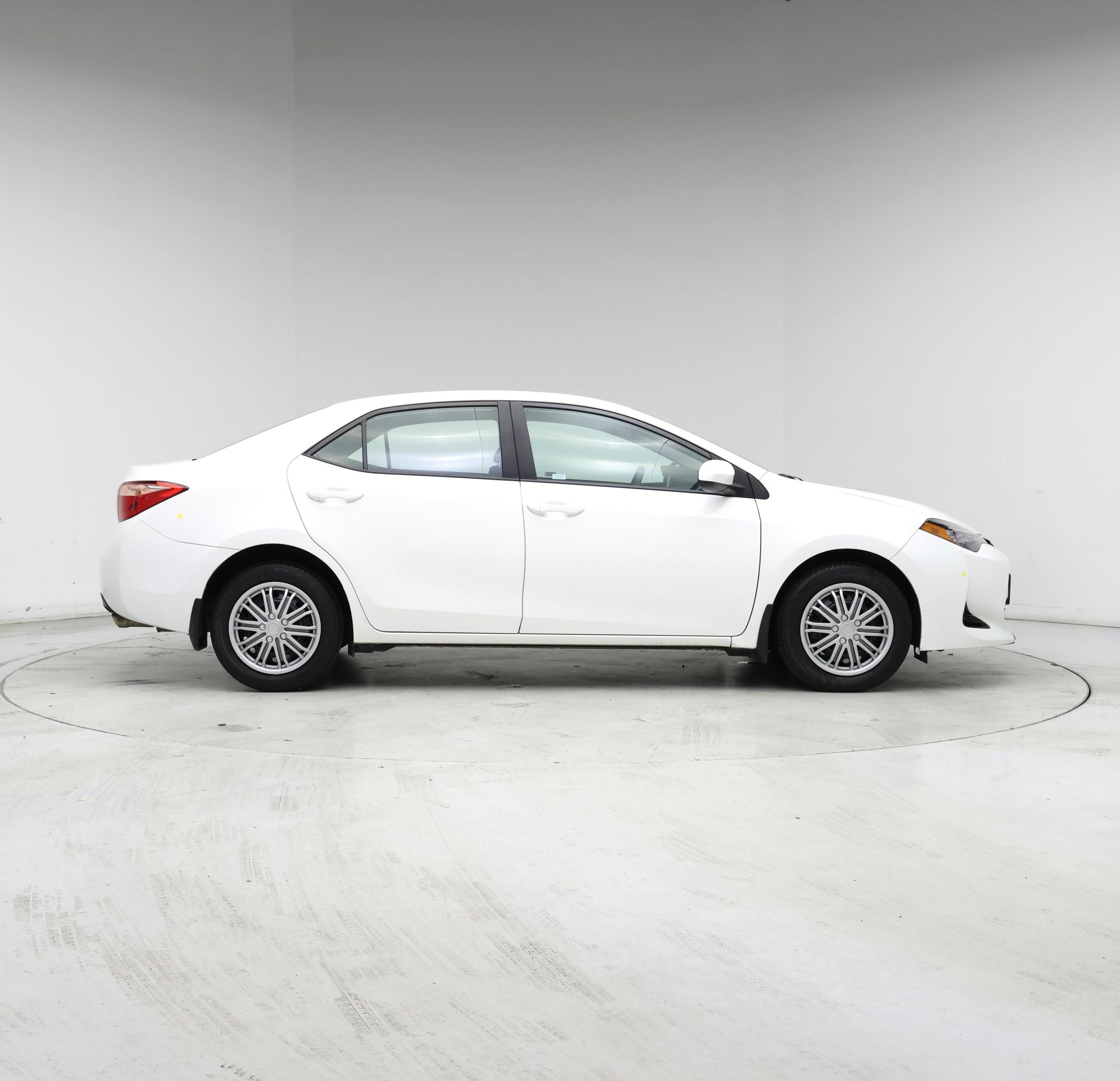 Thumbnail: 2017 Toyota Corolla - 7