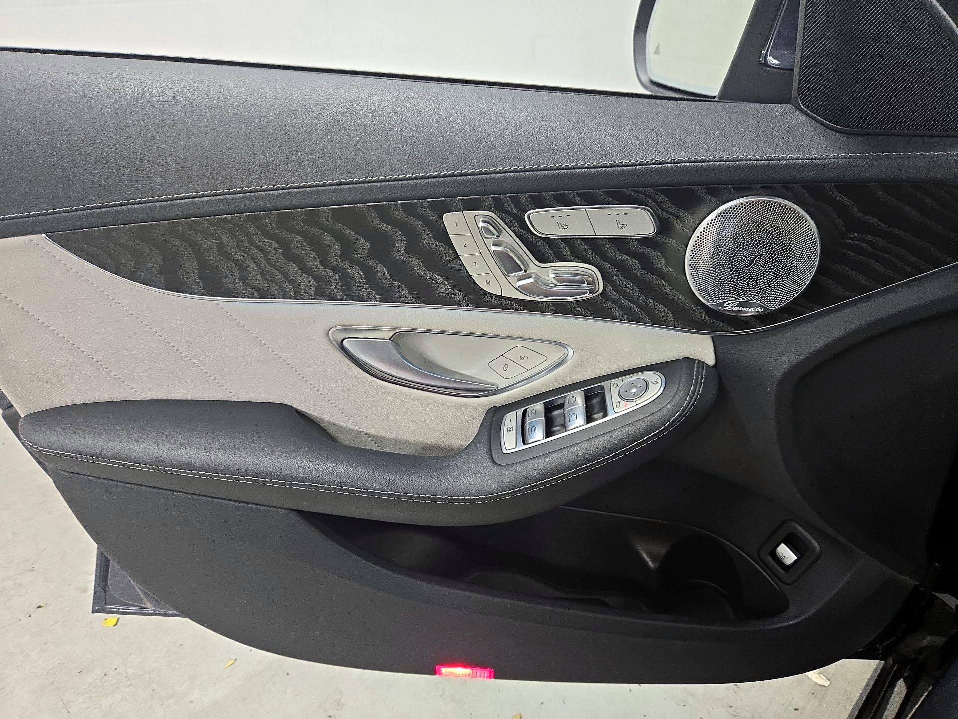 Thumbnail: 2015 Mercedes-Benz C-Class - 12