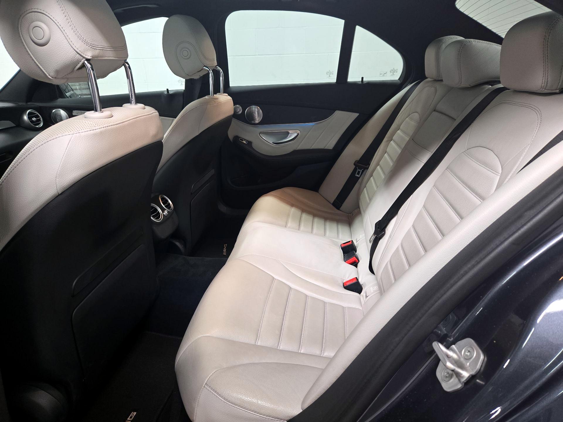 Thumbnail: 2015 Mercedes-Benz C-Class - 20