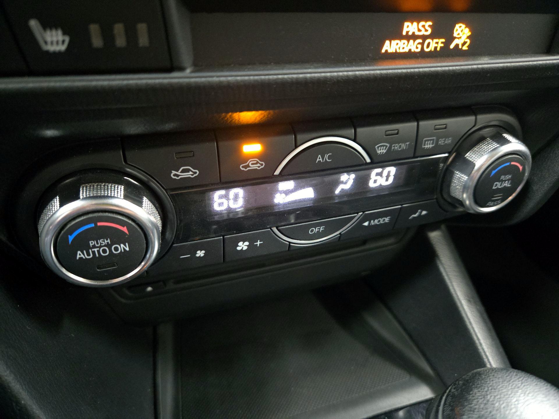 Thumbnail: 2014 Mazda Mazda3 - 17