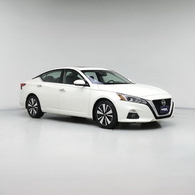 White 2019 Nissan Altima SV