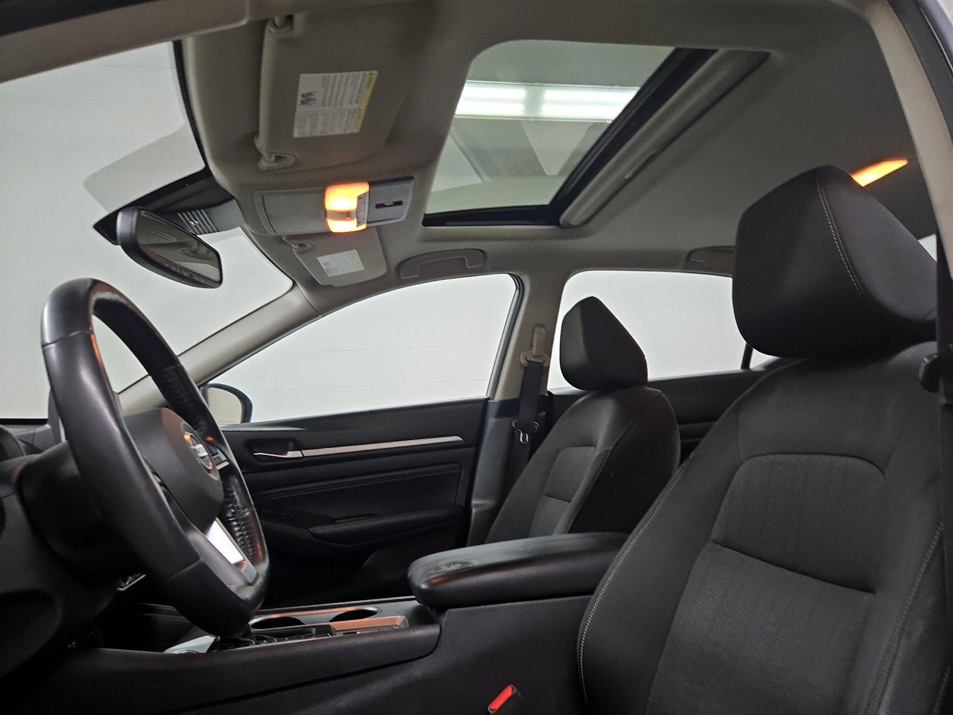 Thumbnail: 2019 Nissan Altima - 19