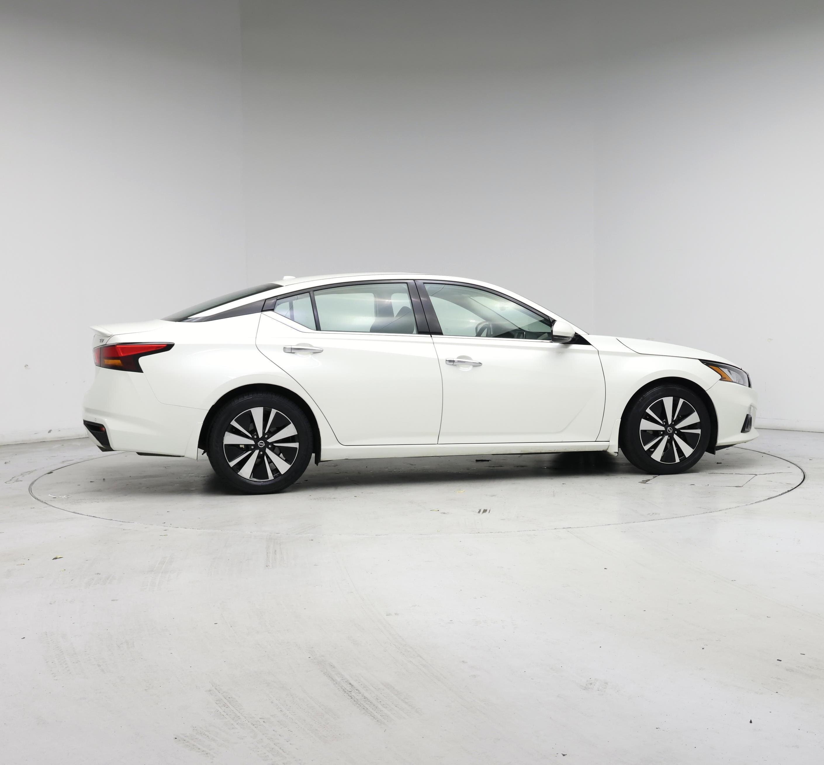 Thumbnail: 2019 Nissan Altima - 7
