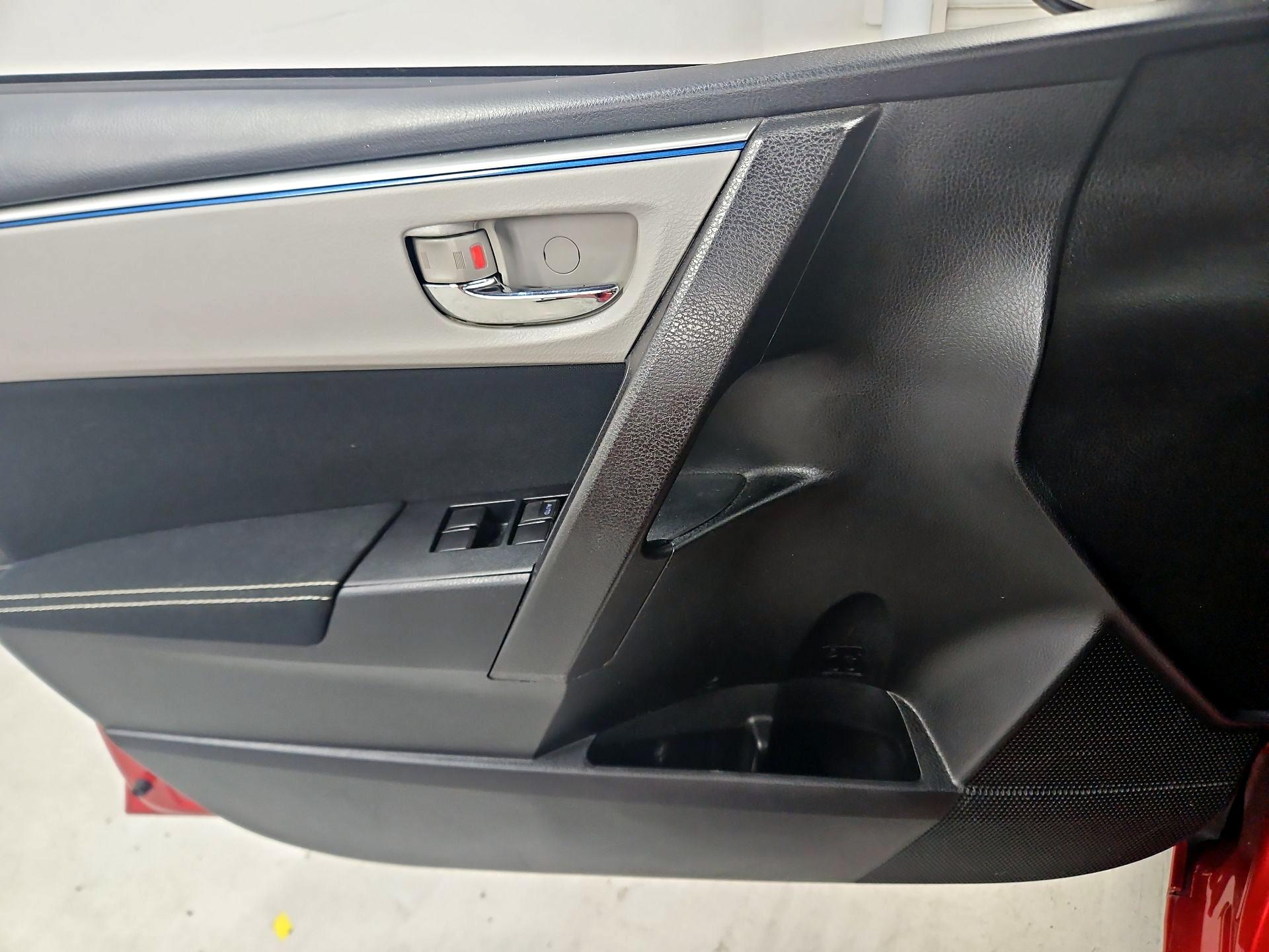 Thumbnail: 2015 Toyota Corolla - 12