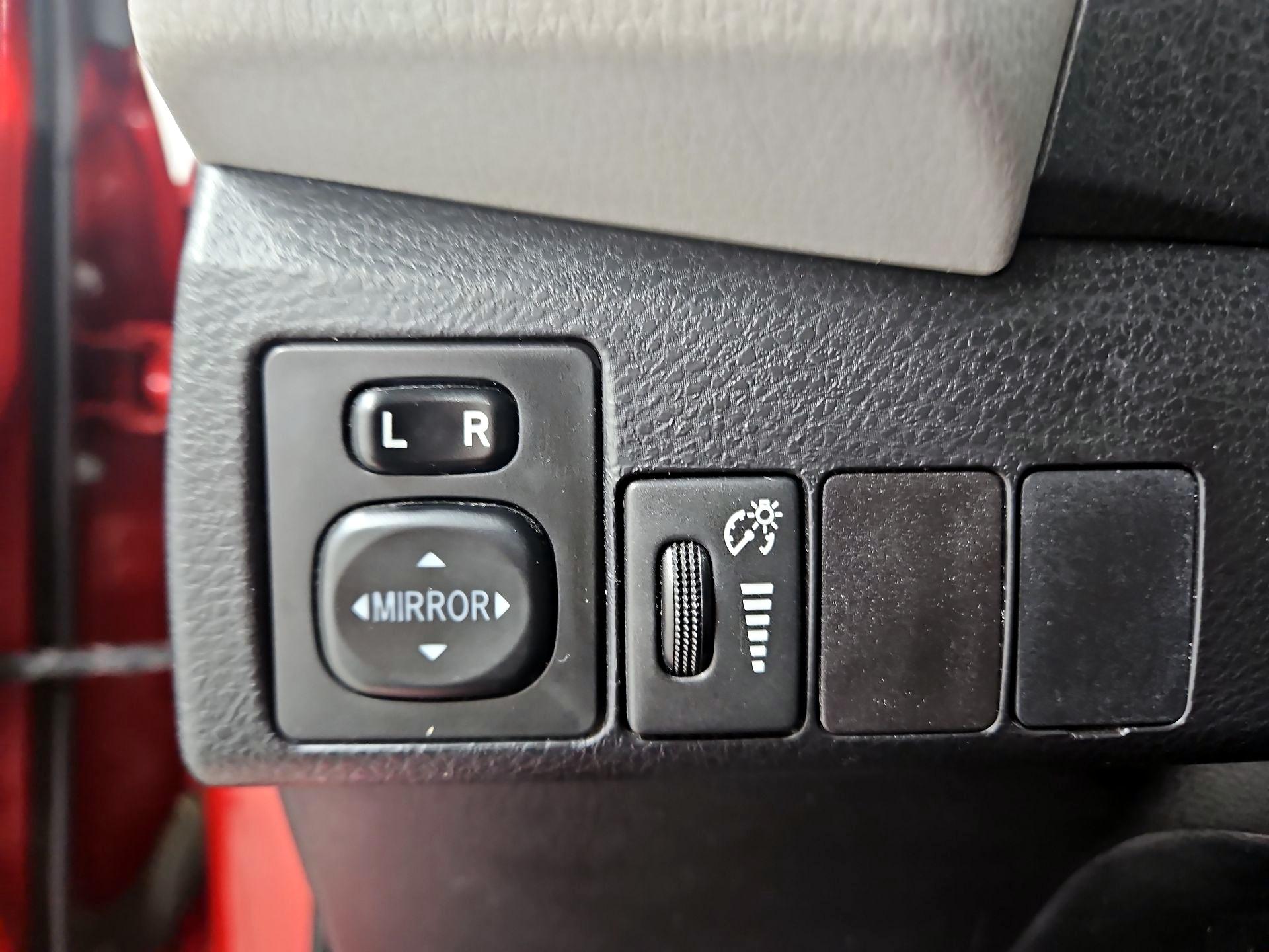 Thumbnail: 2015 Toyota Corolla - 13