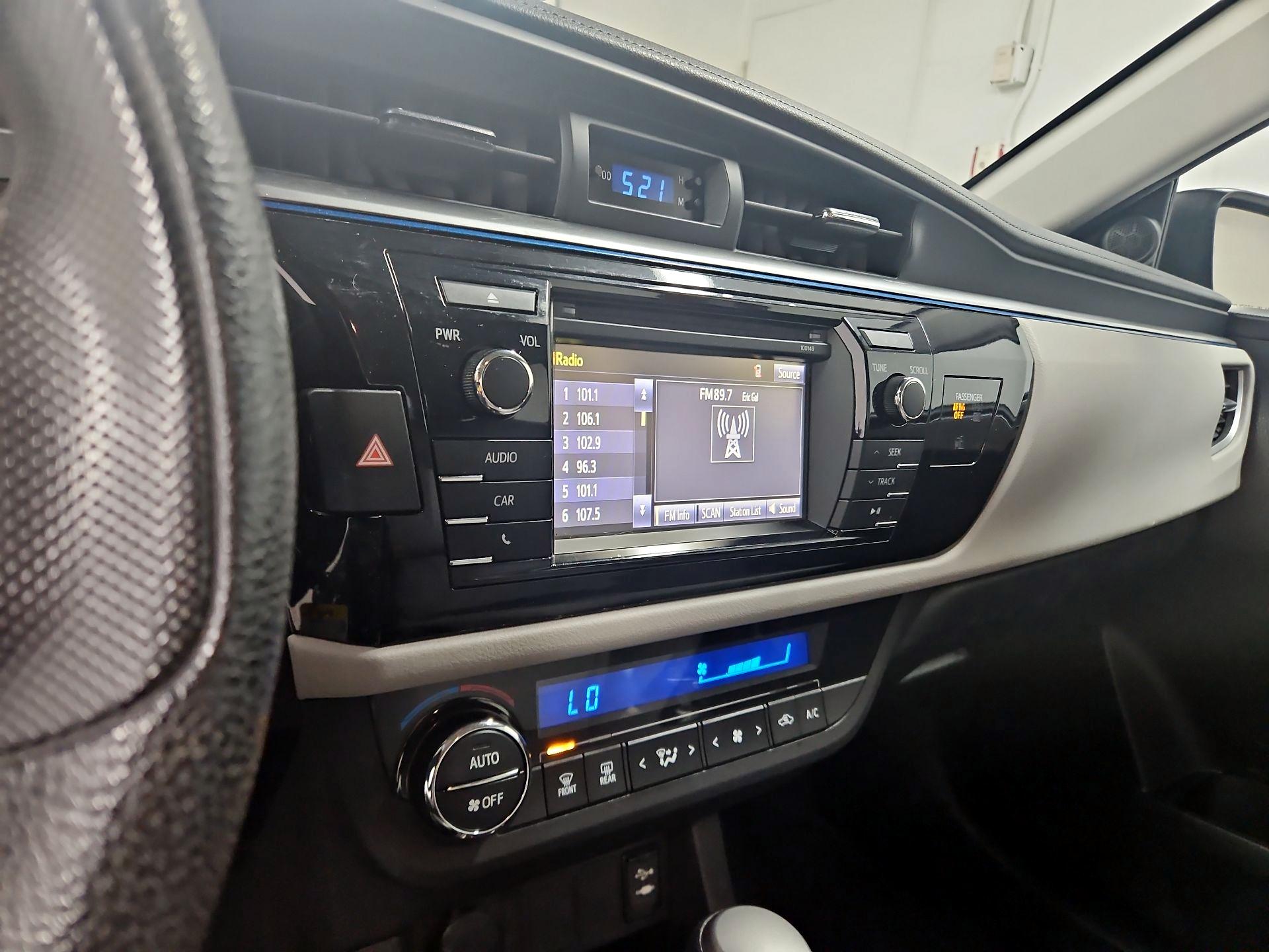 Thumbnail: 2015 Toyota Corolla - 15