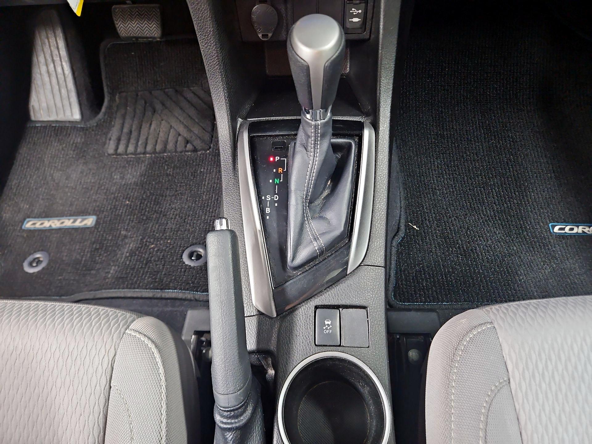 Thumbnail: 2015 Toyota Corolla - 17