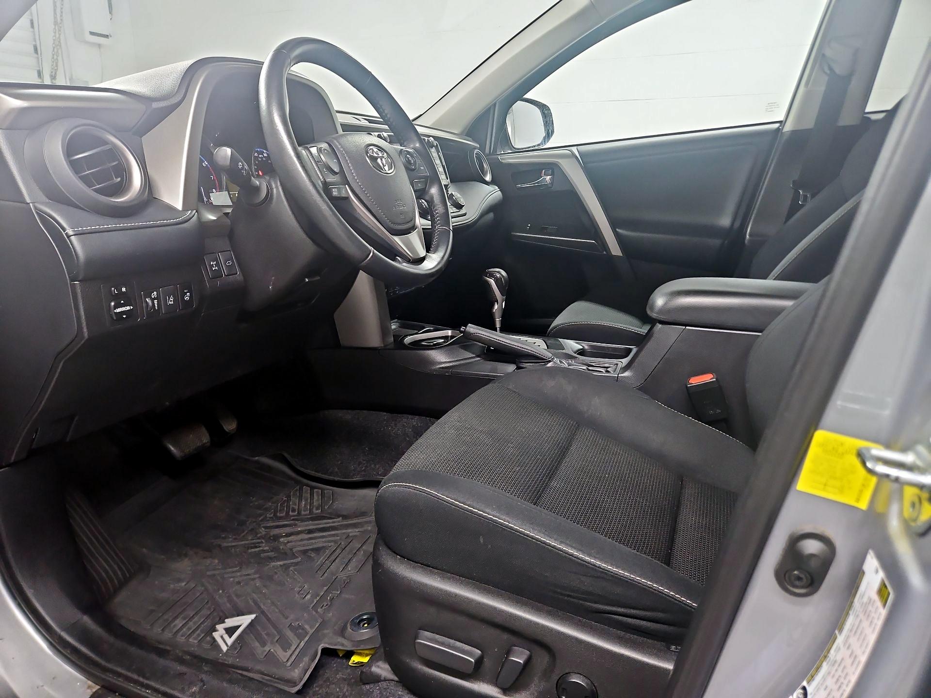 Thumbnail: 2018 Toyota RAV4 - 11