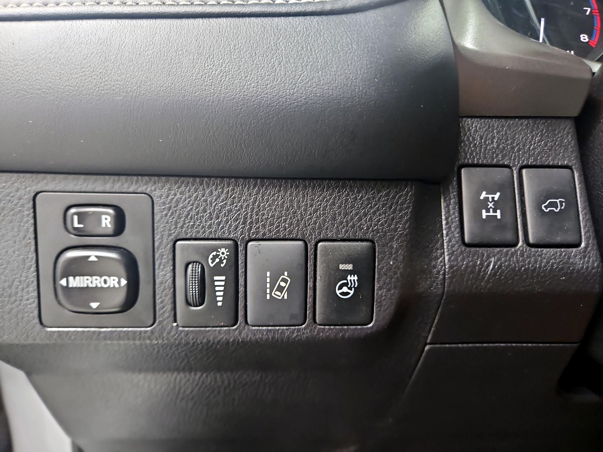 Thumbnail: 2018 Toyota RAV4 - 13