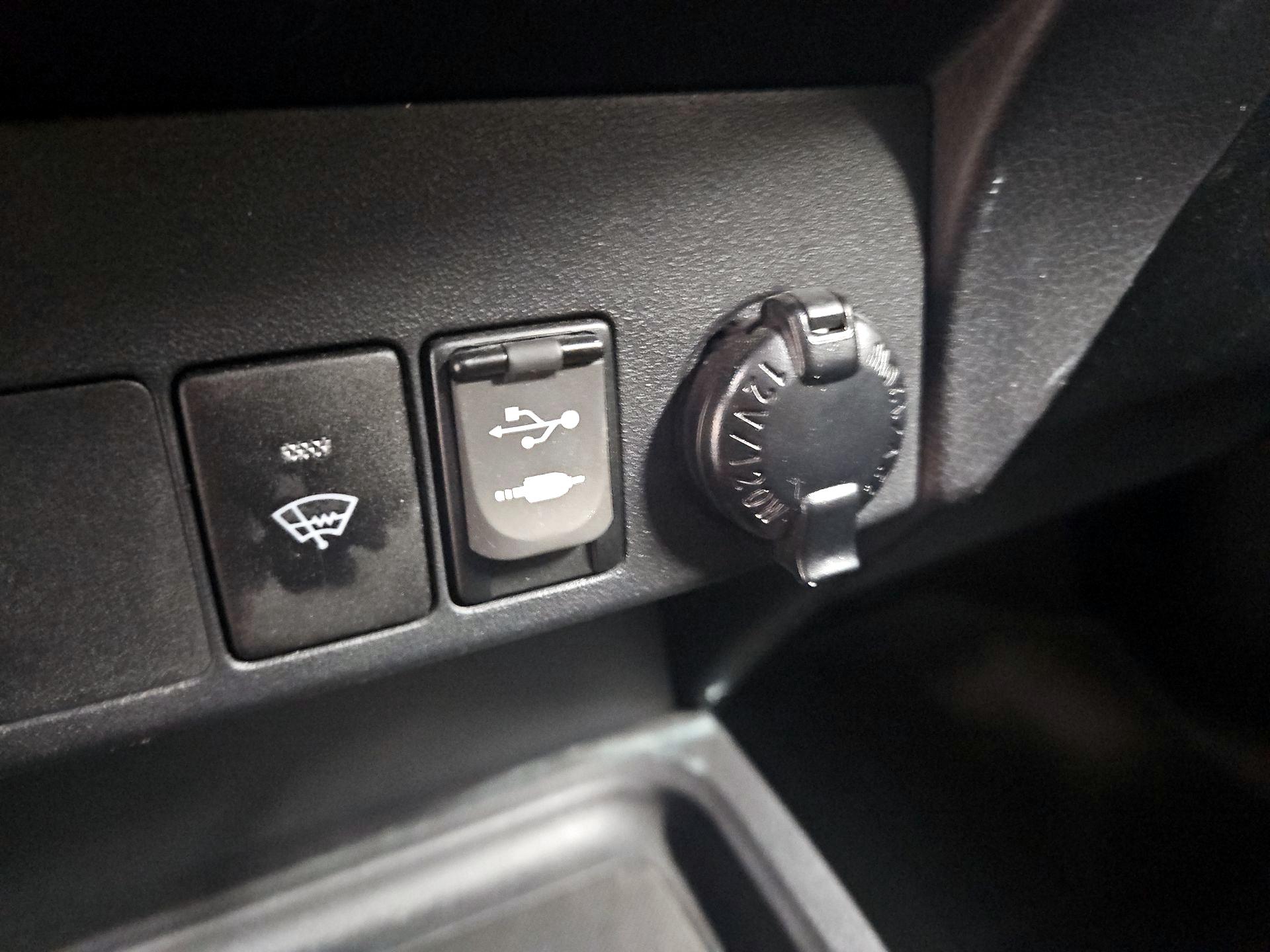 Thumbnail: 2018 Toyota RAV4 - 18