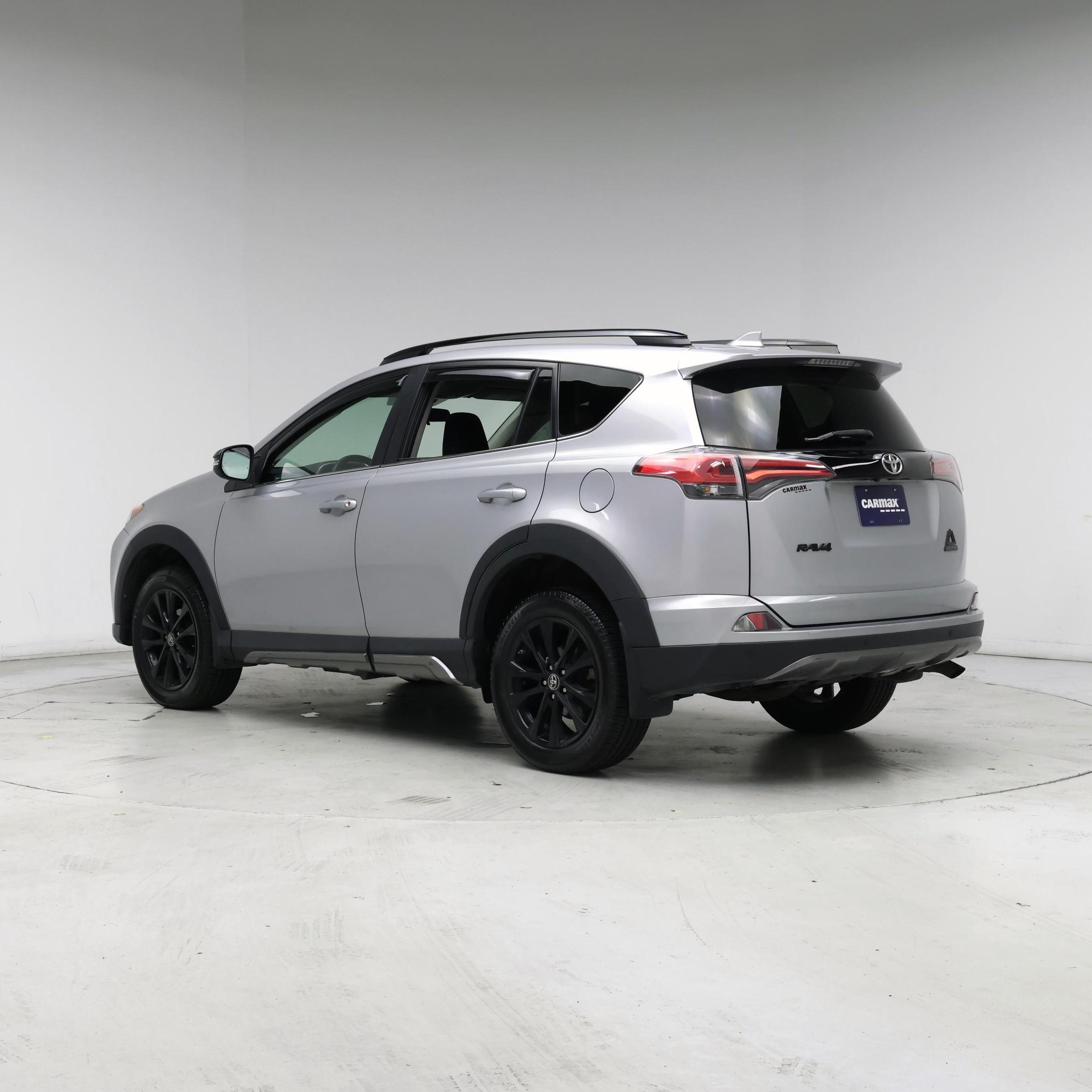Thumbnail: 2018 Toyota RAV4 - 2