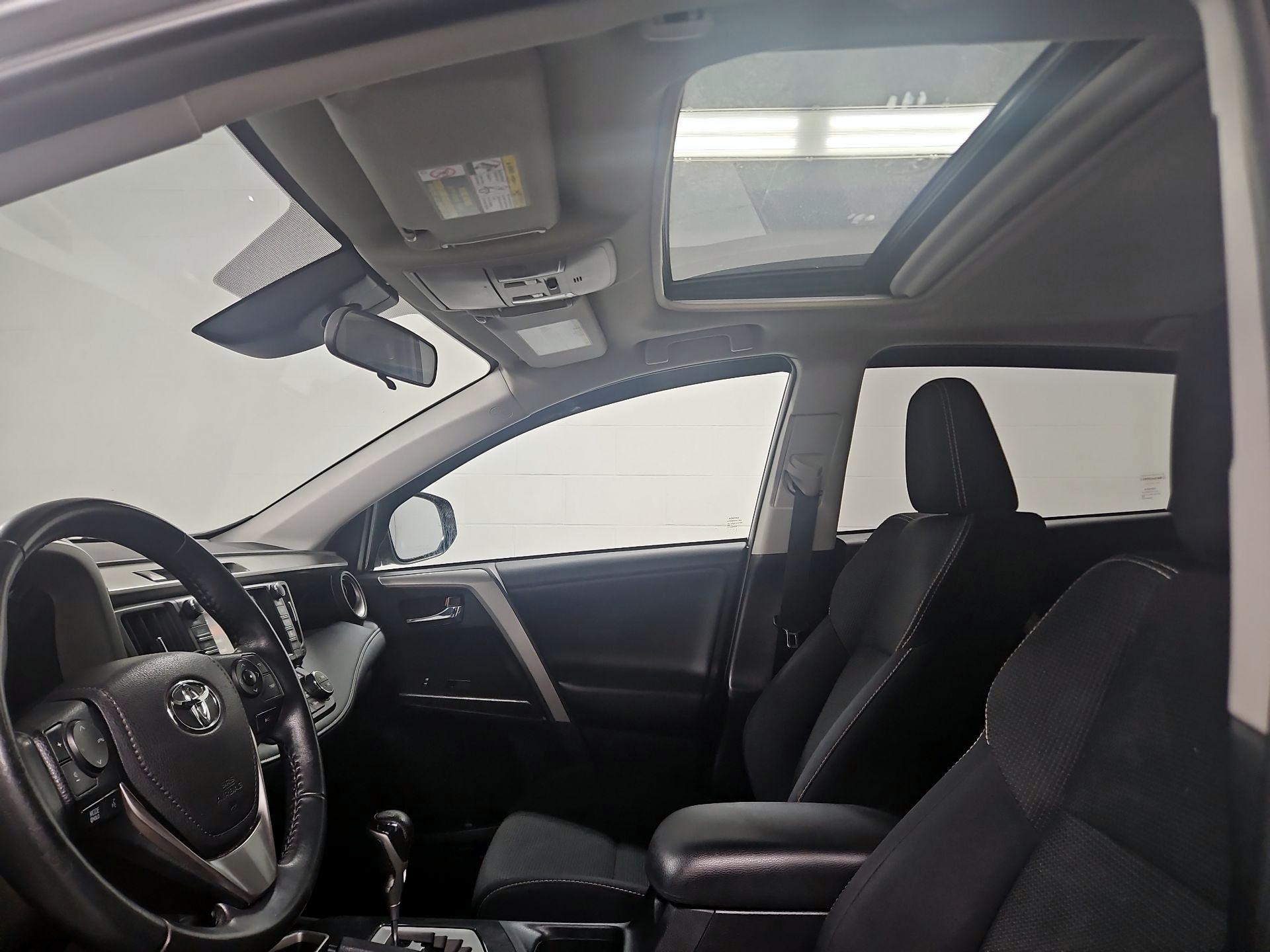 Thumbnail: 2018 Toyota RAV4 - 19