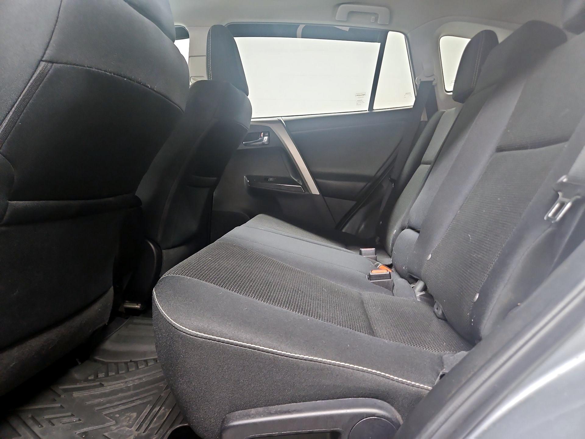 Thumbnail: 2018 Toyota RAV4 - 20