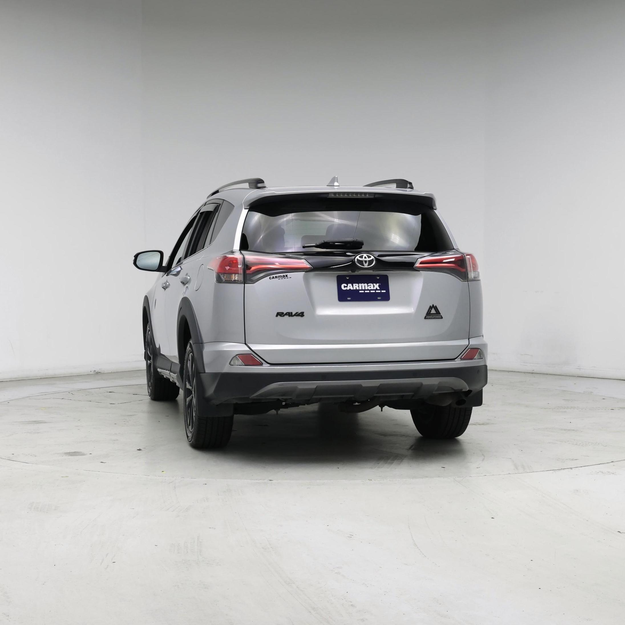 Thumbnail: 2018 Toyota RAV4 - 6