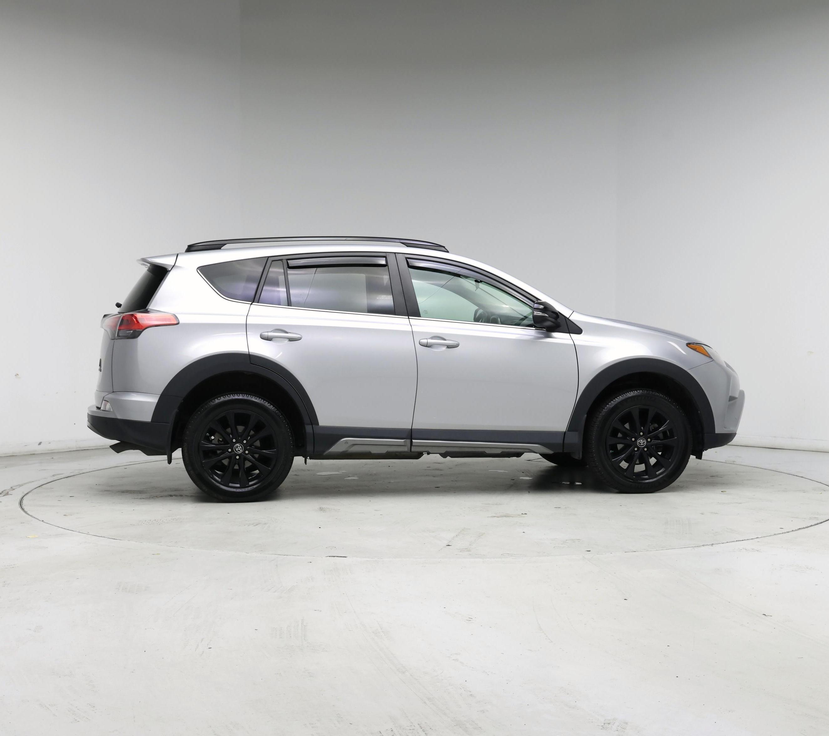 Thumbnail: 2018 Toyota RAV4 - 7
