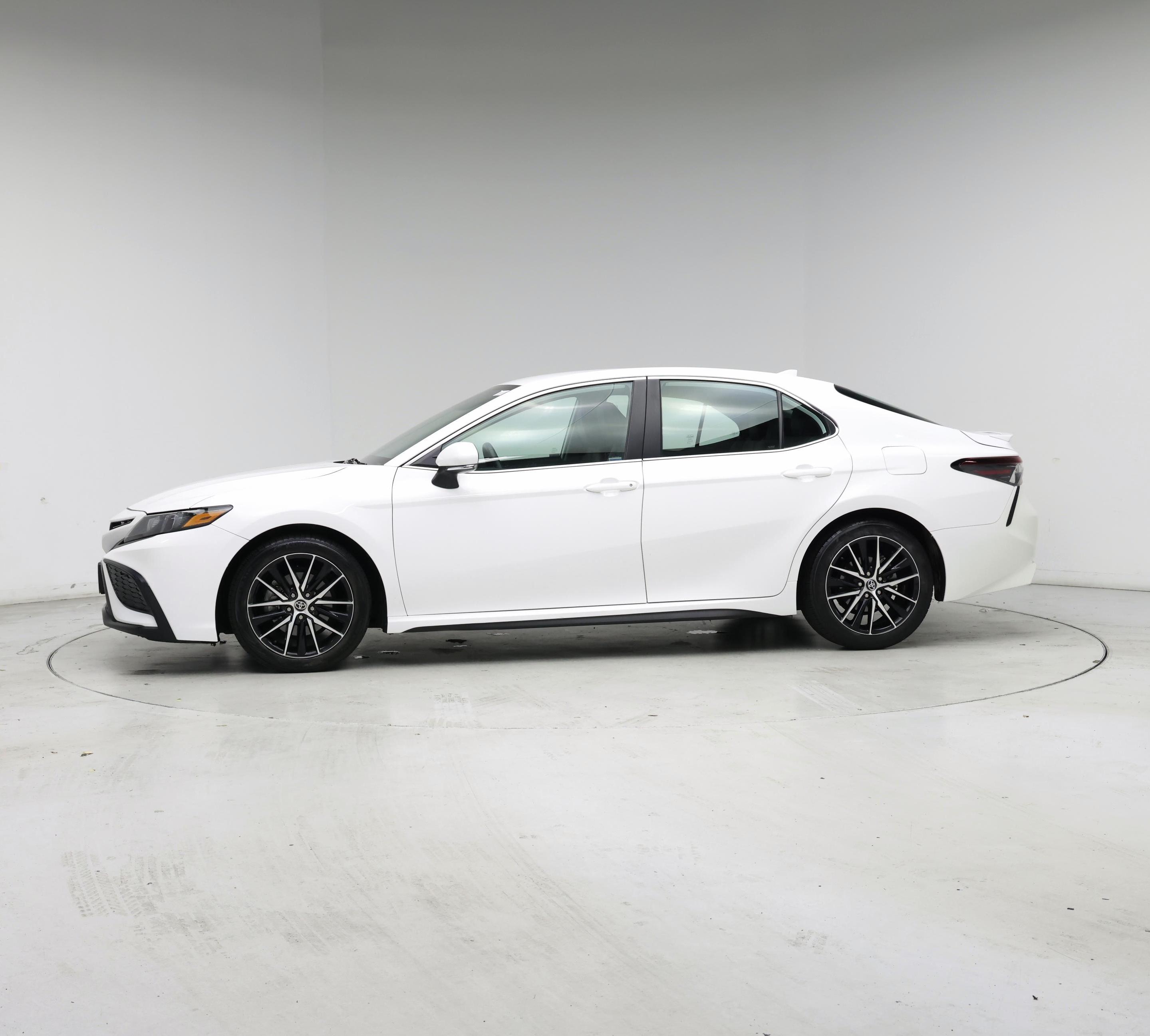 Thumbnail: 2023 Toyota Camry - 3