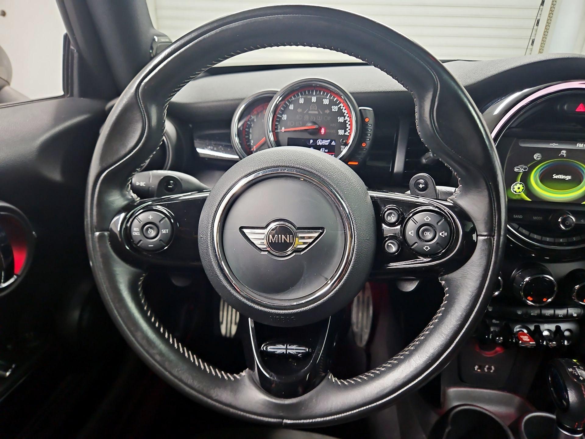 Thumbnail: 2017 MINI Cooper Hardtop - 10