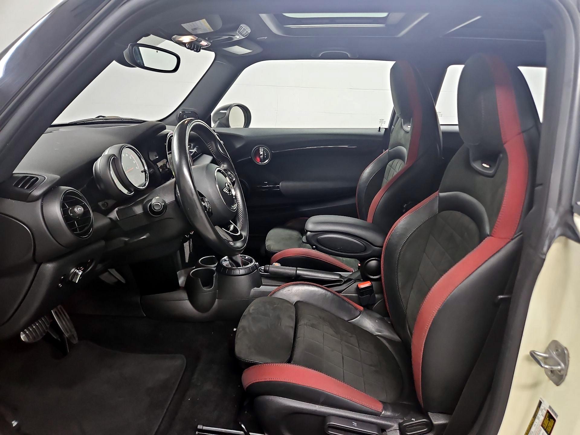 Thumbnail: 2017 MINI Cooper Hardtop - 11