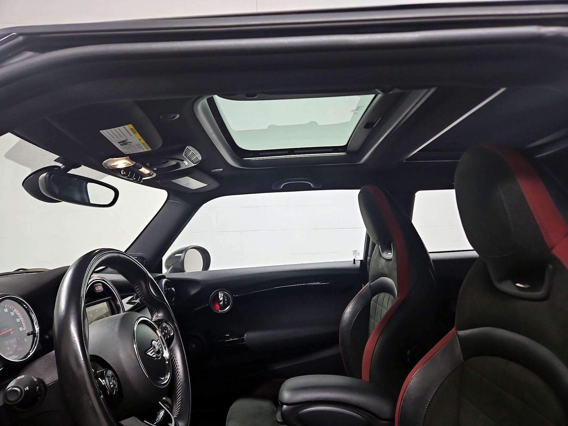 Thumbnail: 2017 MINI Cooper Hardtop - 19