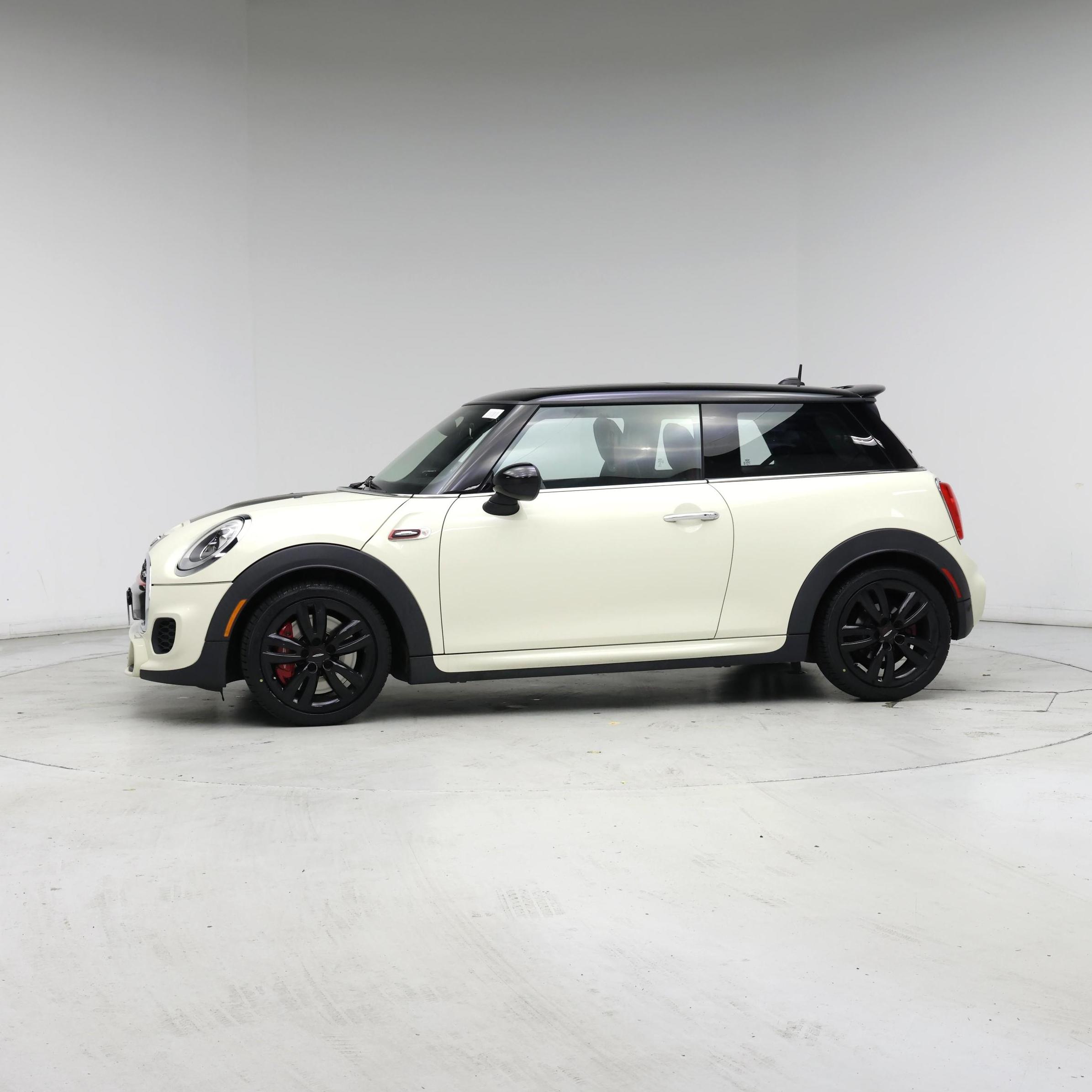 Thumbnail: 2017 MINI Cooper Hardtop - 3