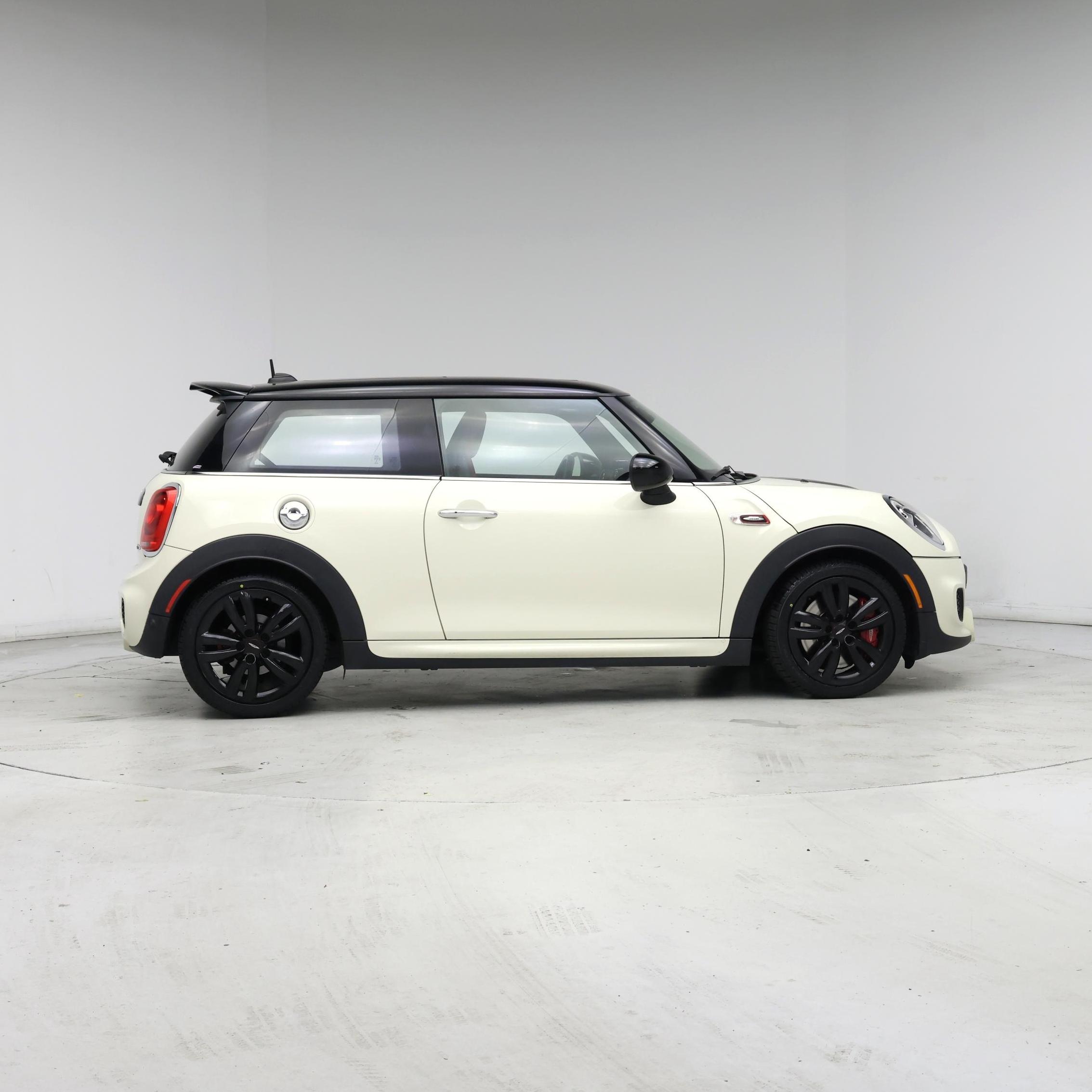 Thumbnail: 2017 MINI Cooper Hardtop - 7