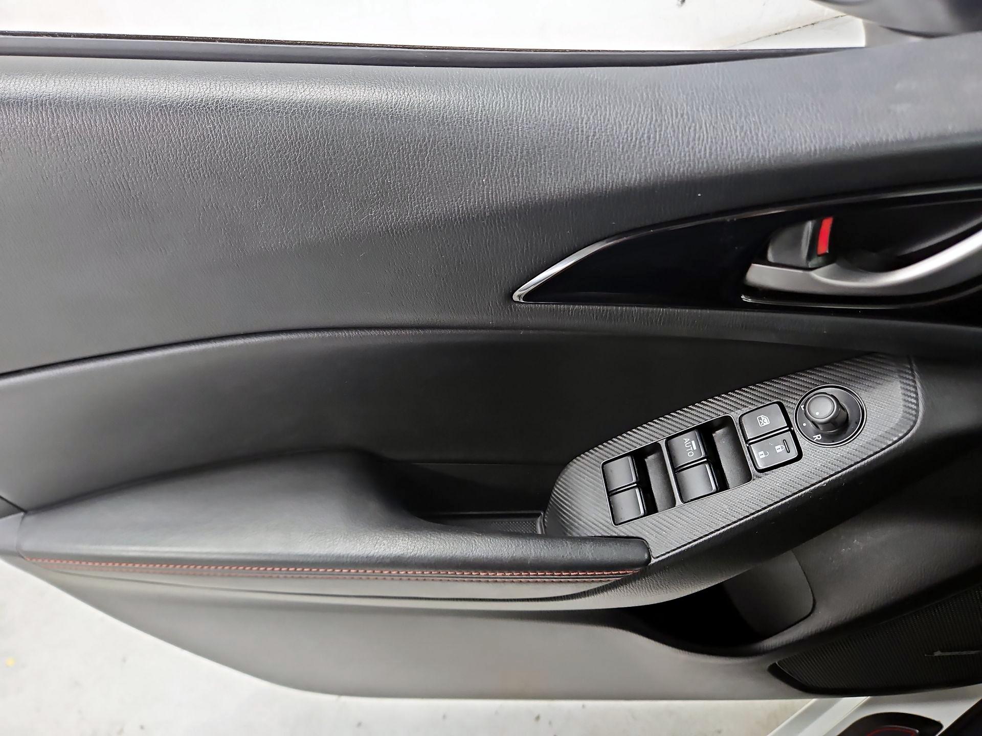 Thumbnail: 2016 Mazda Mazda3 - 12