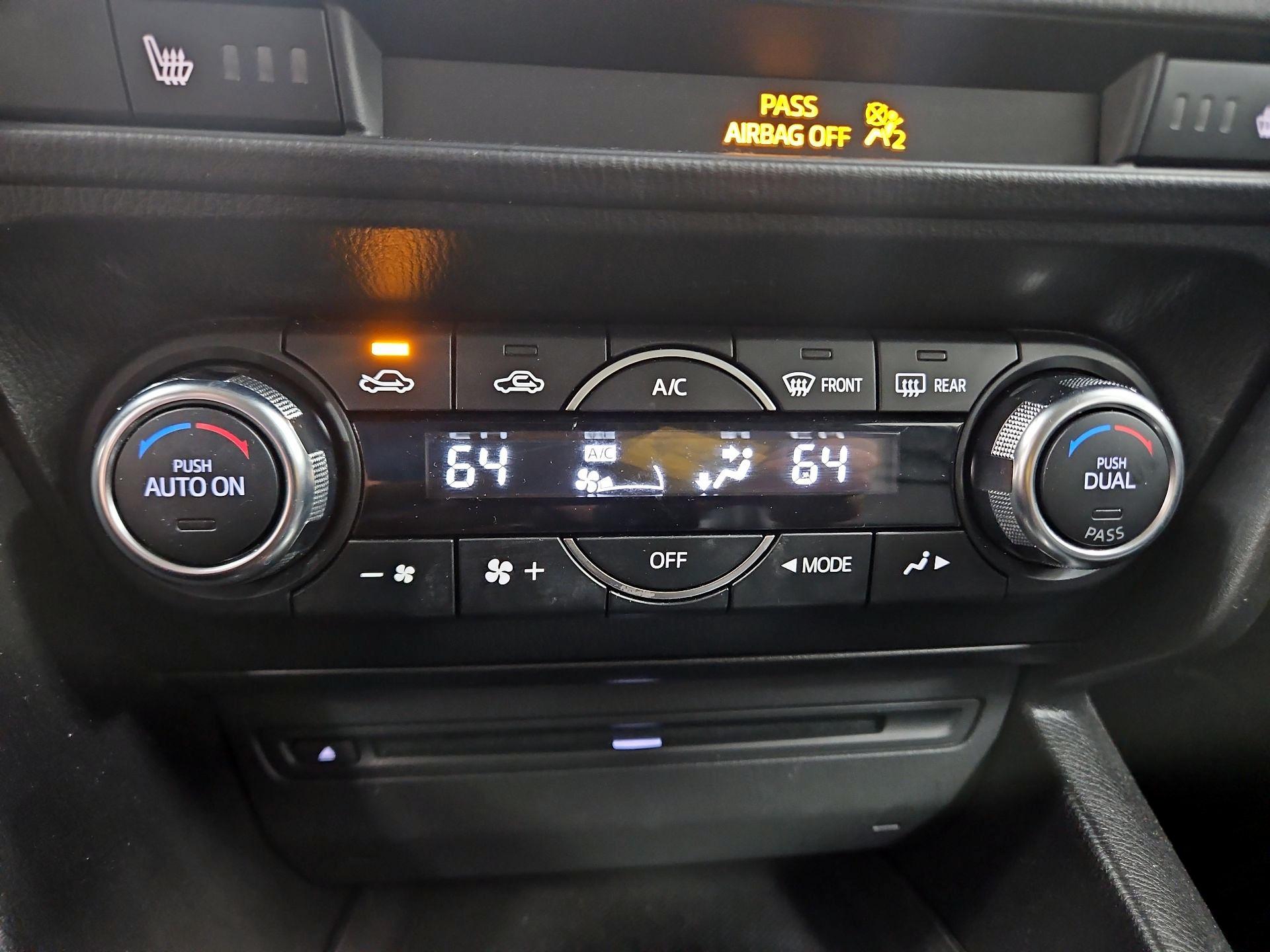 Thumbnail: 2016 Mazda Mazda3 - 17