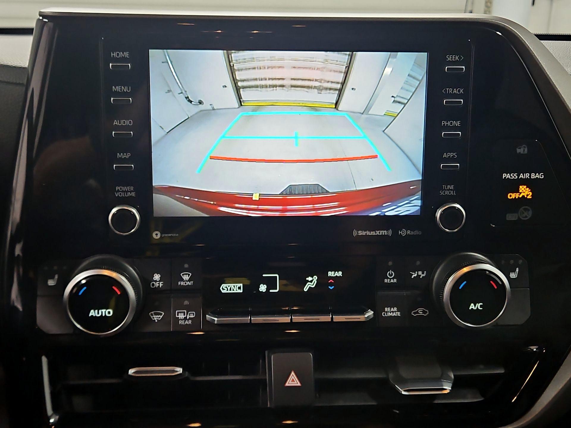 Thumbnail: 2020 Toyota Highlander - 15