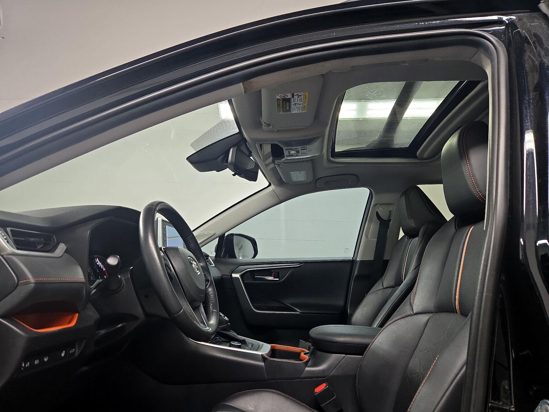Thumbnail: 2019 Toyota RAV4 - 20