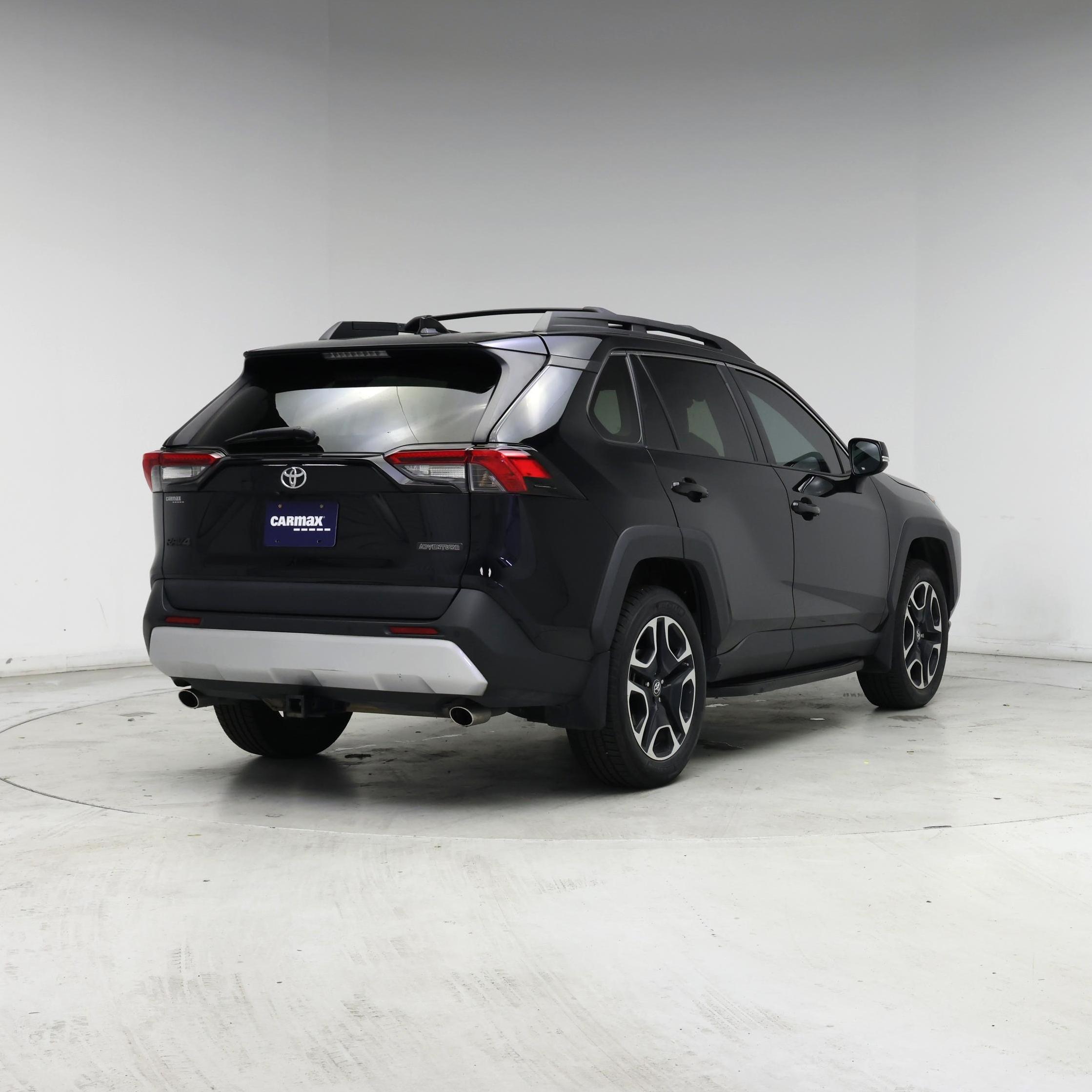 Thumbnail: 2019 Toyota RAV4 - 8