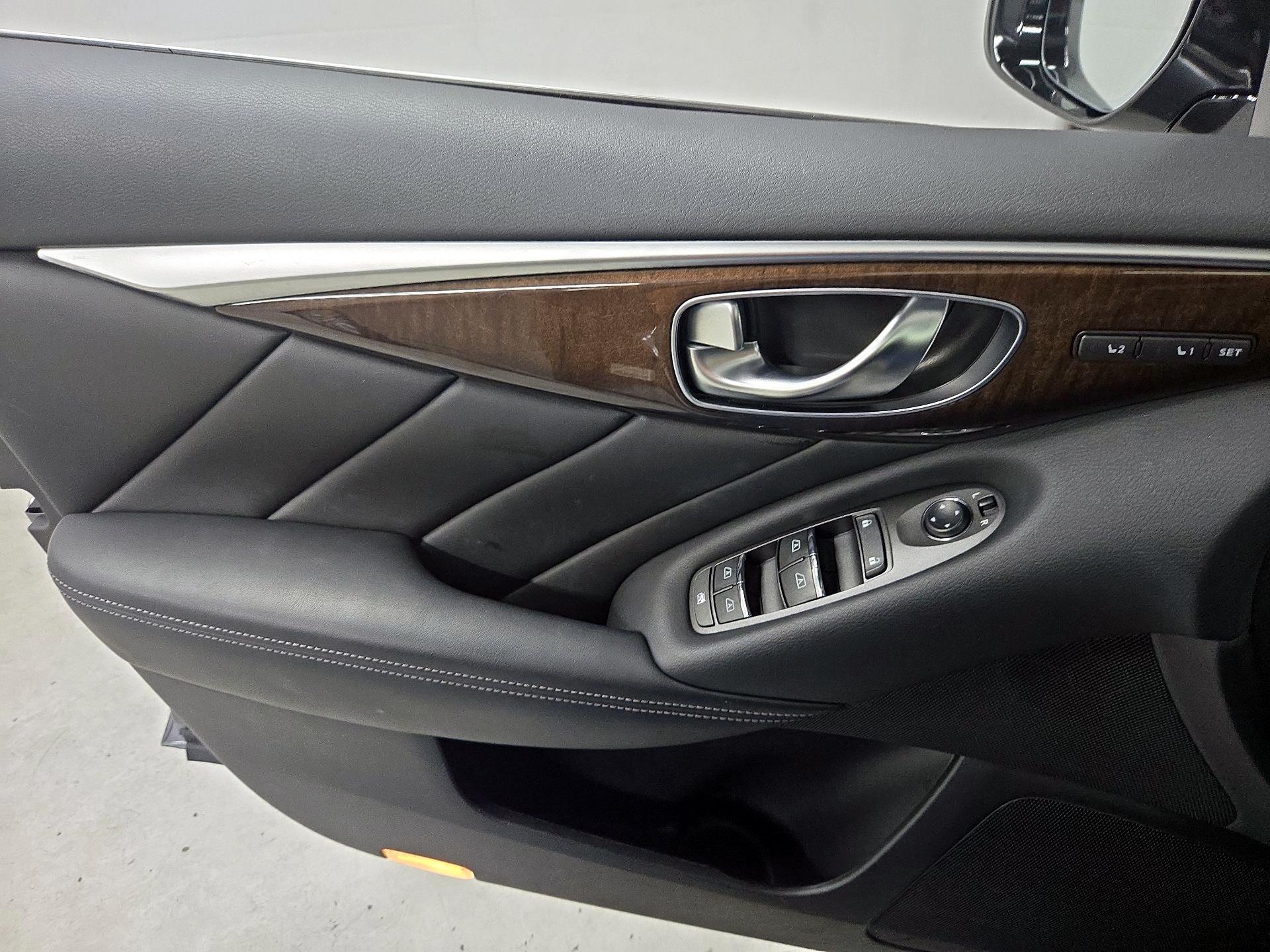 Thumbnail: 2015 INFINITI Q50 - 12